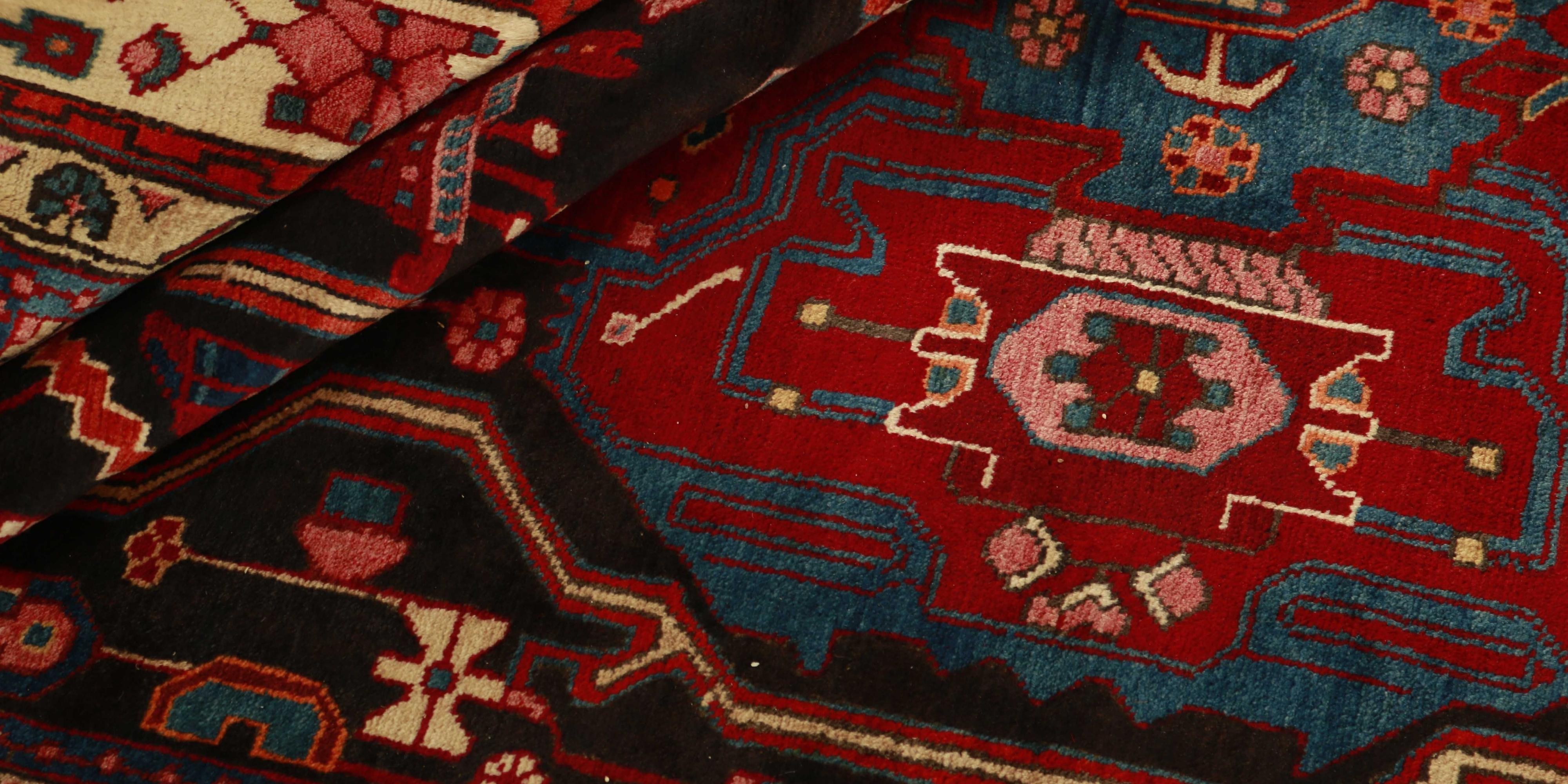 Toiserkan Rugs