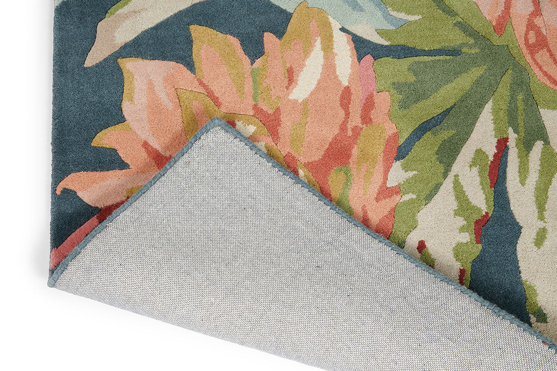Sanderson wool rug with a blue