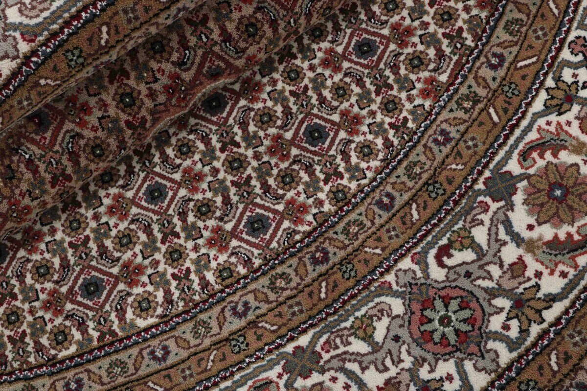Tabriz Indi Circle