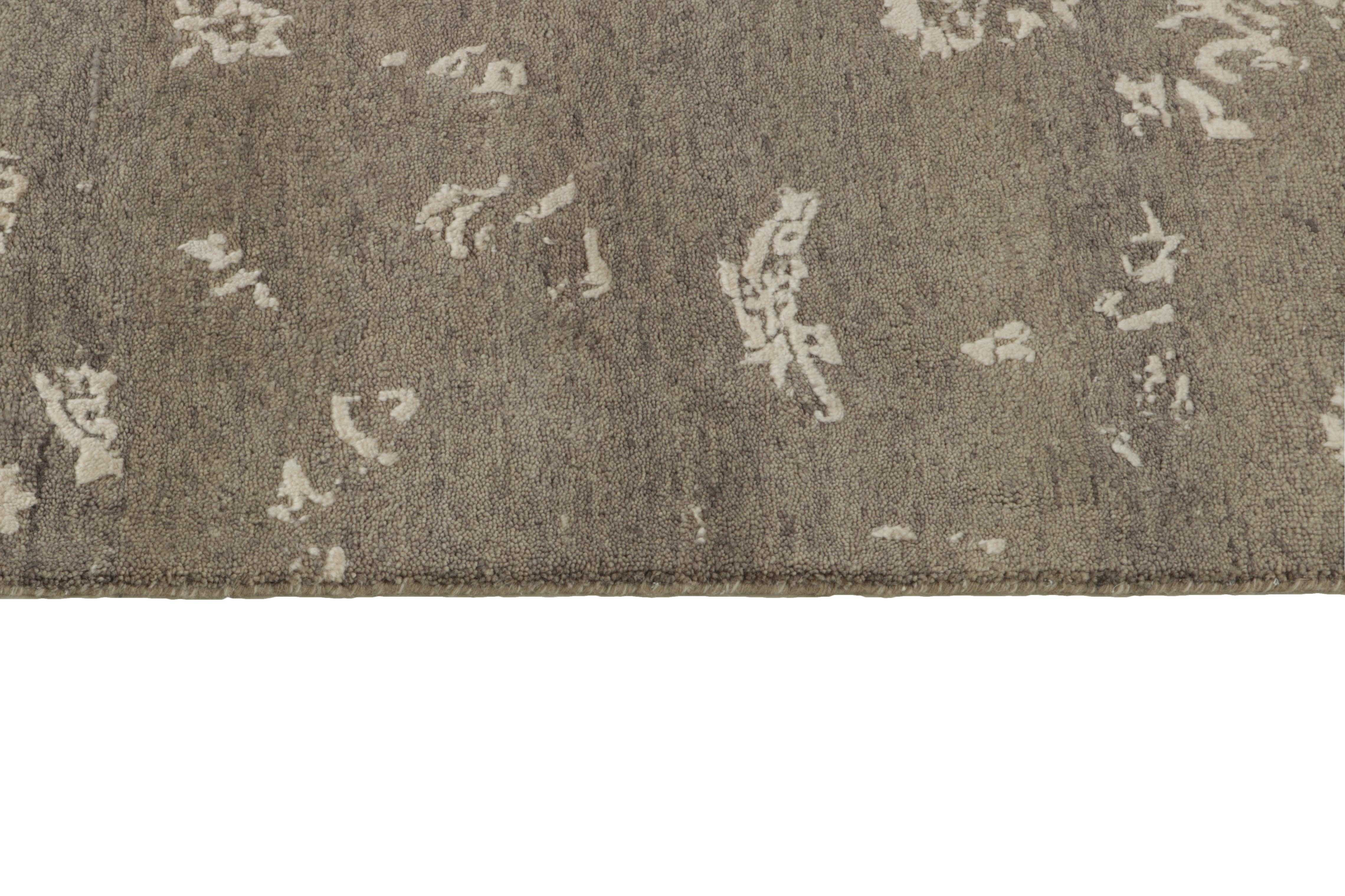Authentic oriental rug with a damask pattern in cream