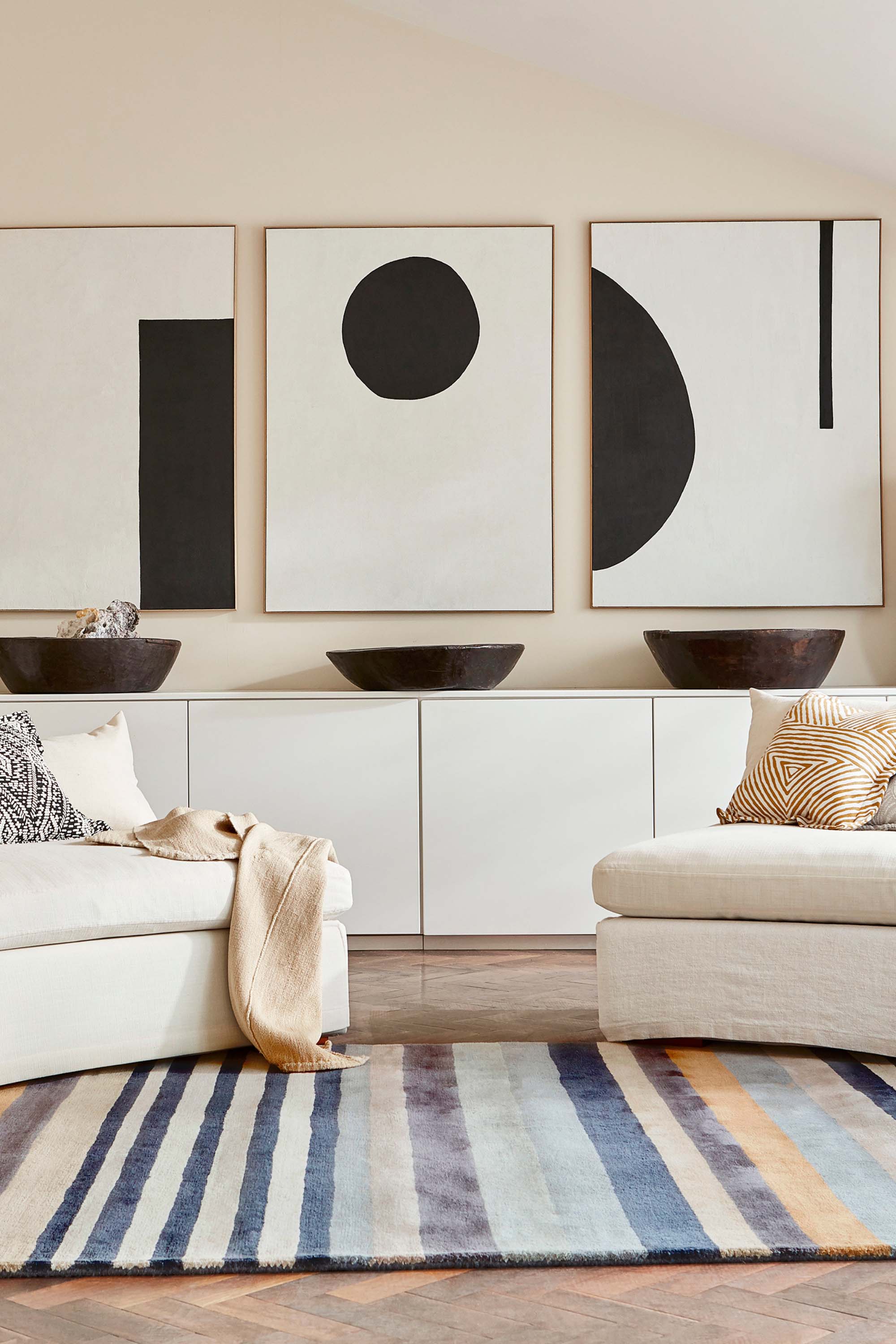 wool rug with blue stripe design