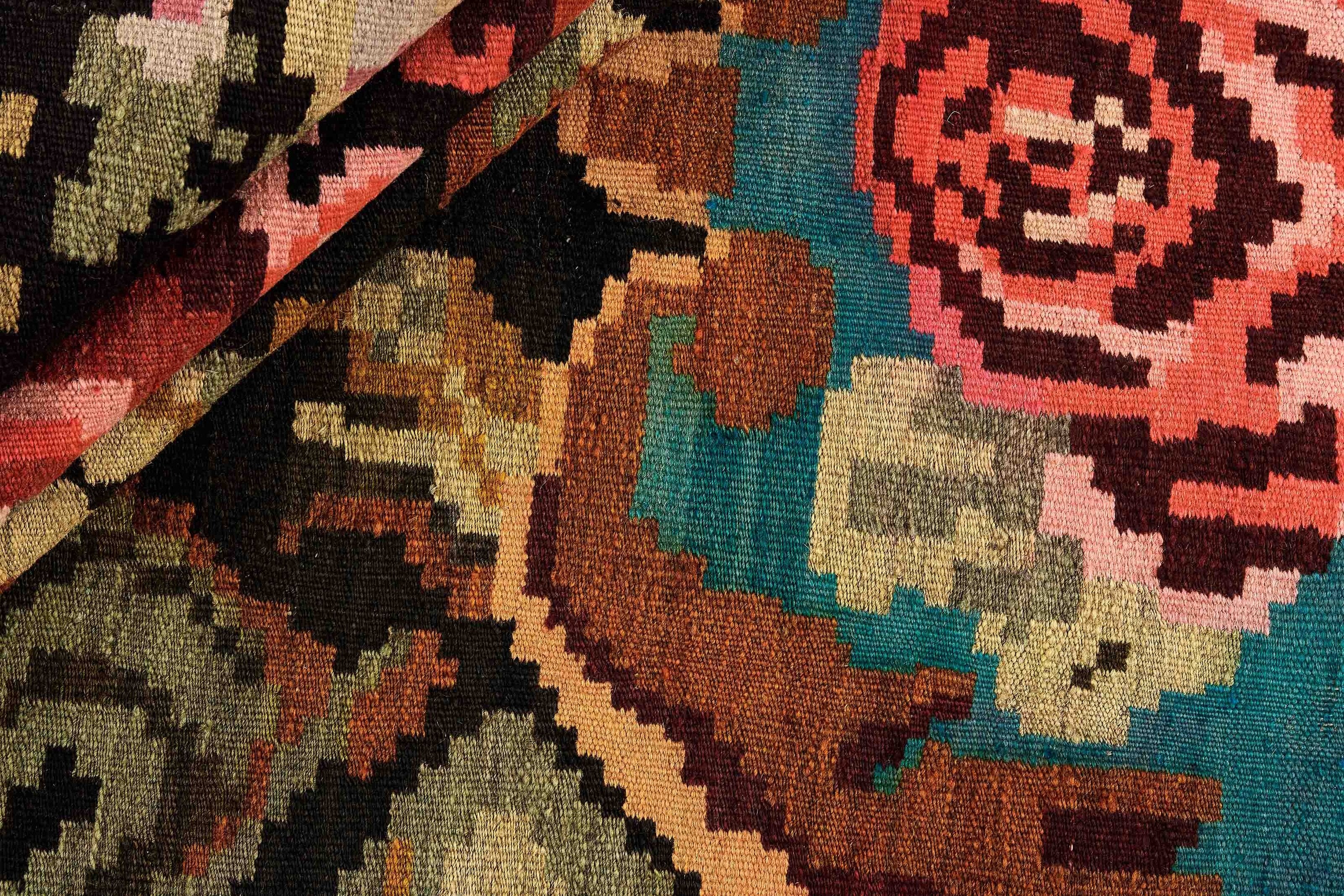 Rose Kilim Old