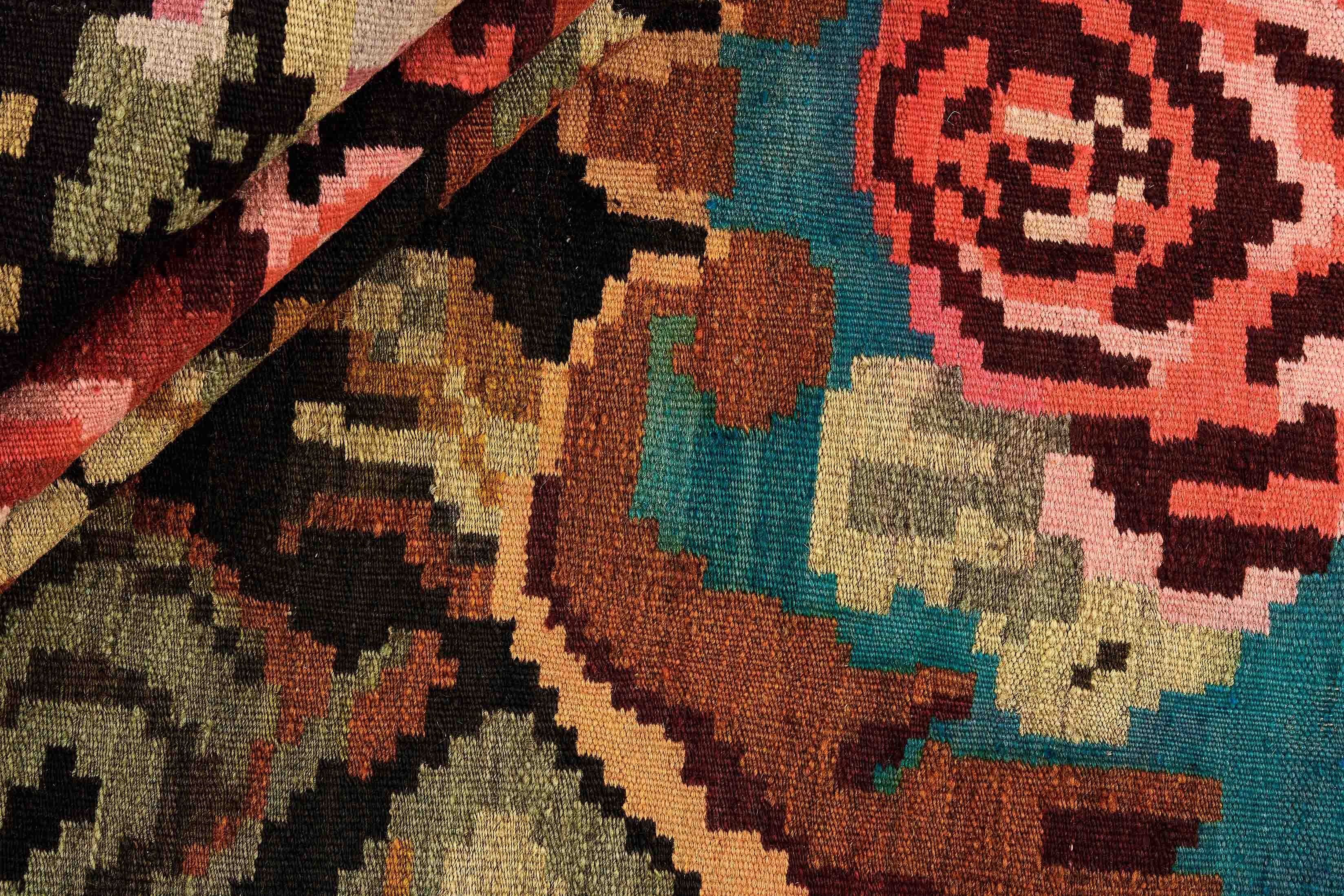 Rose Kilim Old