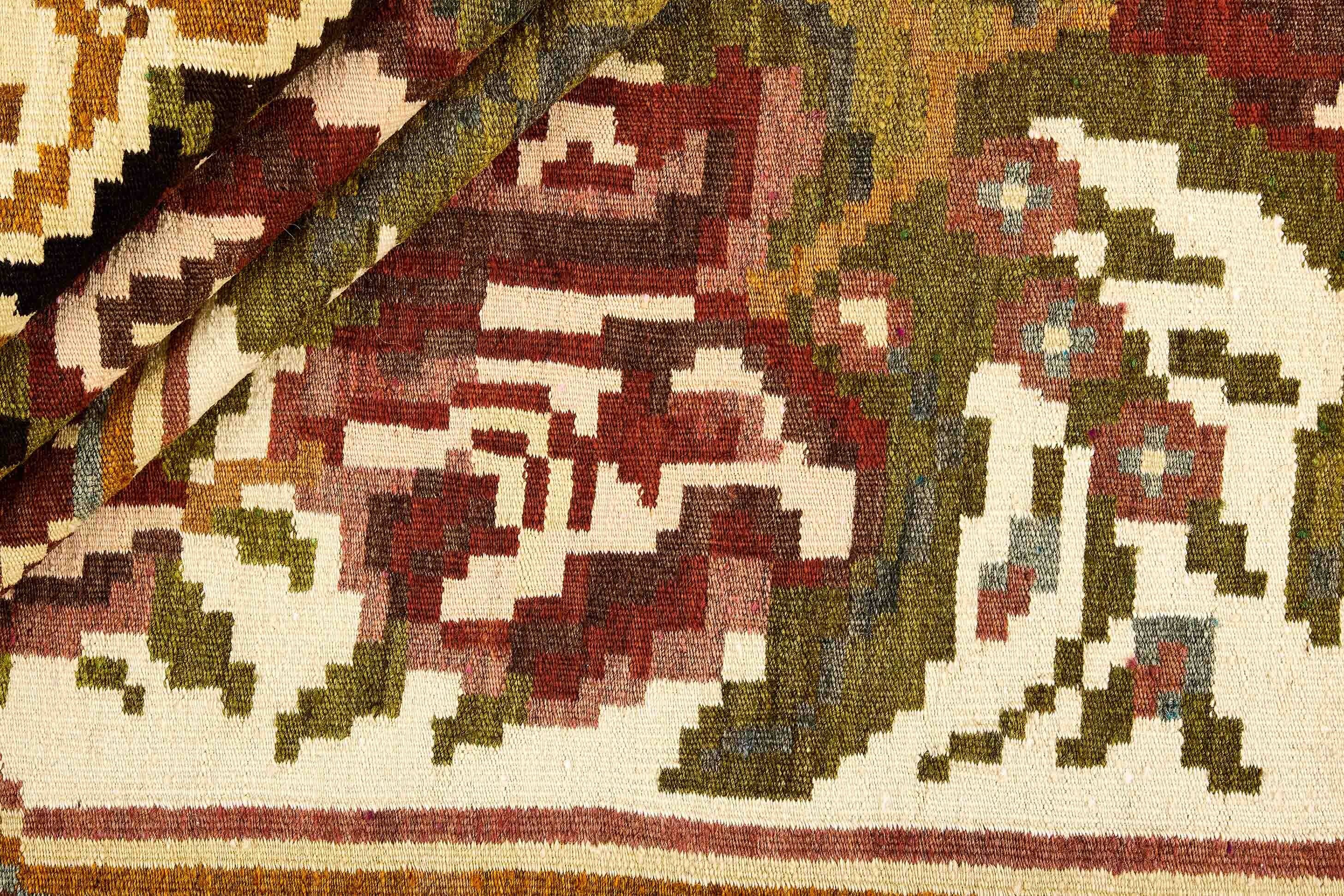 Rose Kilim Old