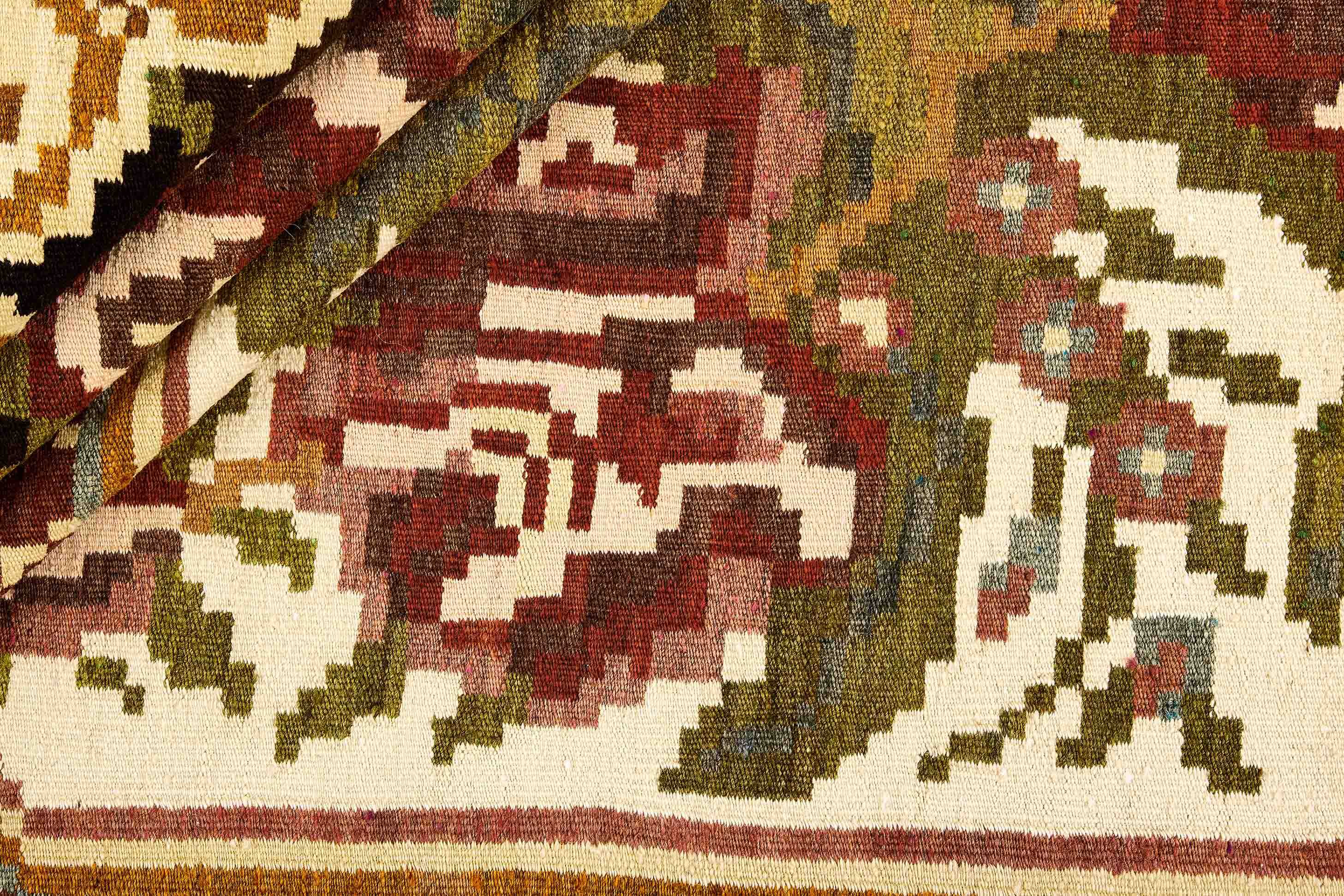 Rose Kilim Old