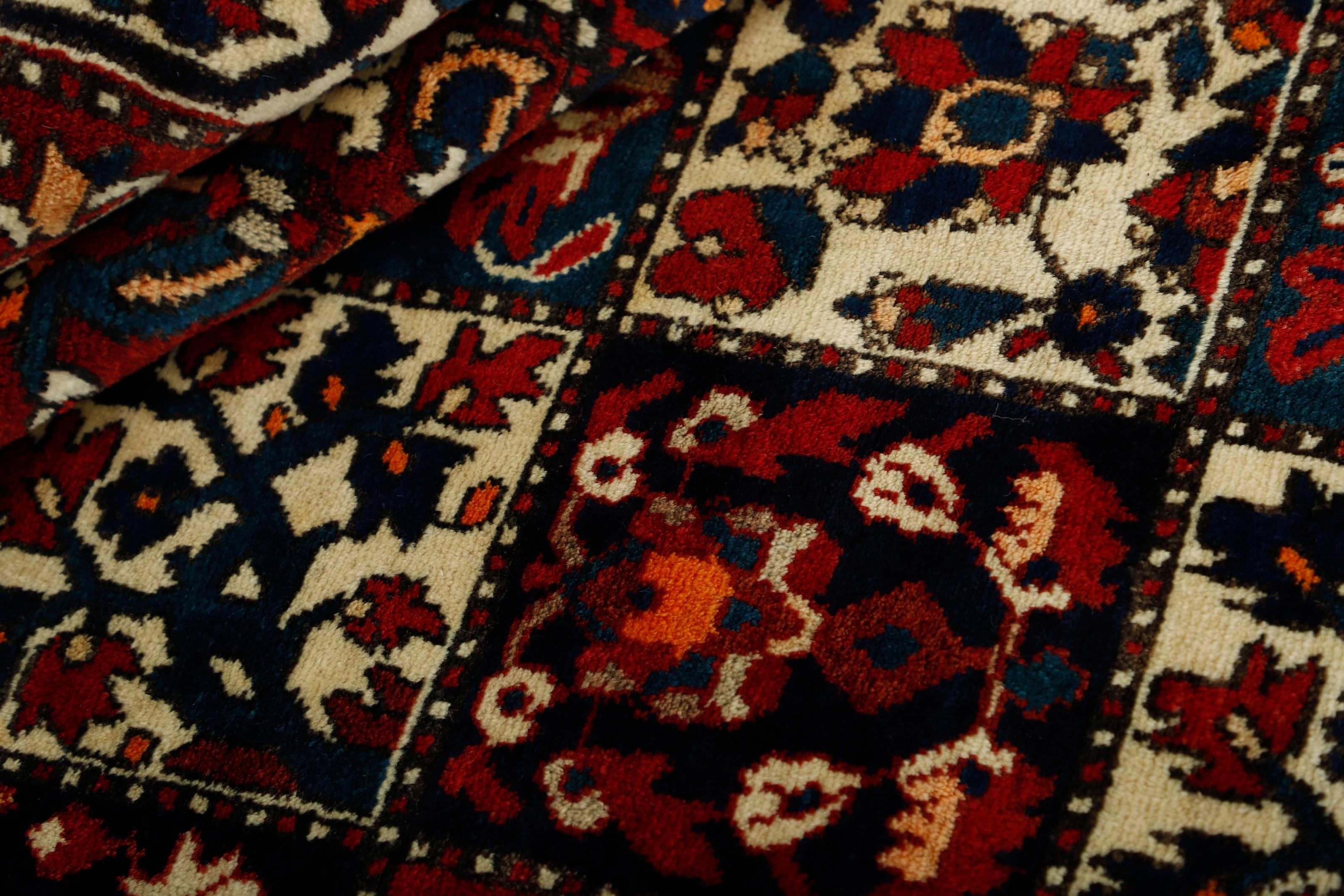 Bakhtiyar 1476962