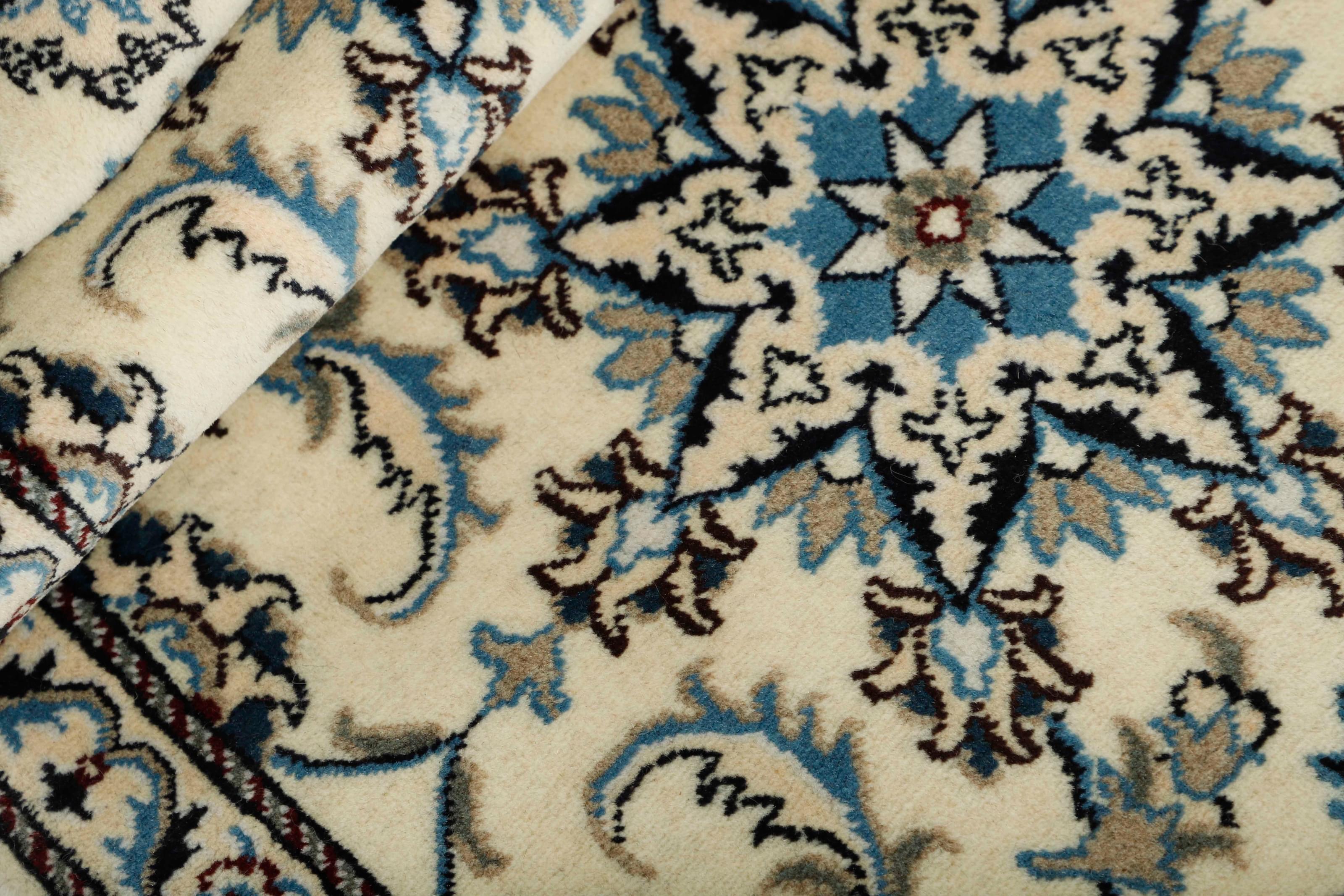 Nain Kashmar Runner 1485820