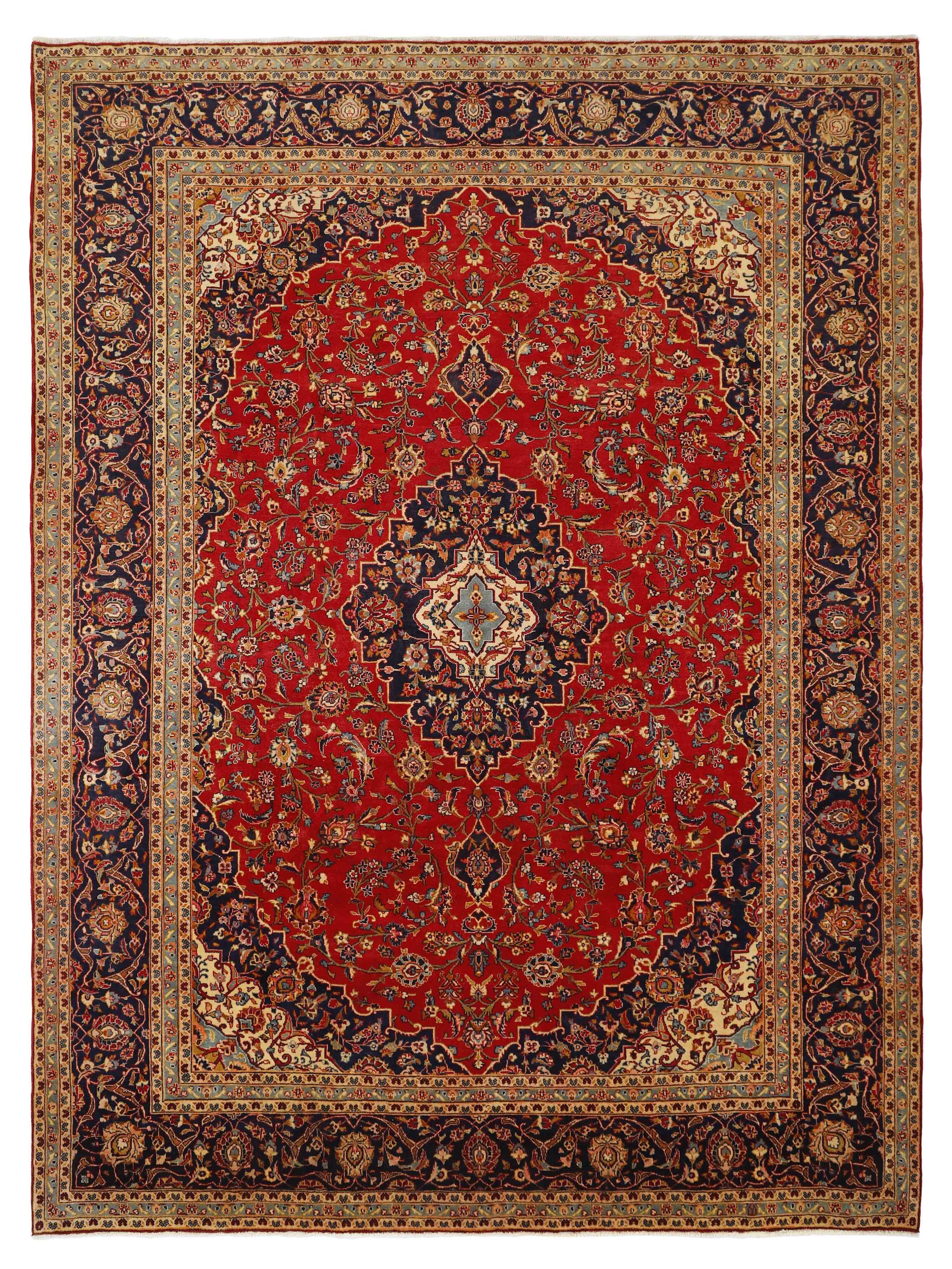Traditional bordered Keshan rug with red background