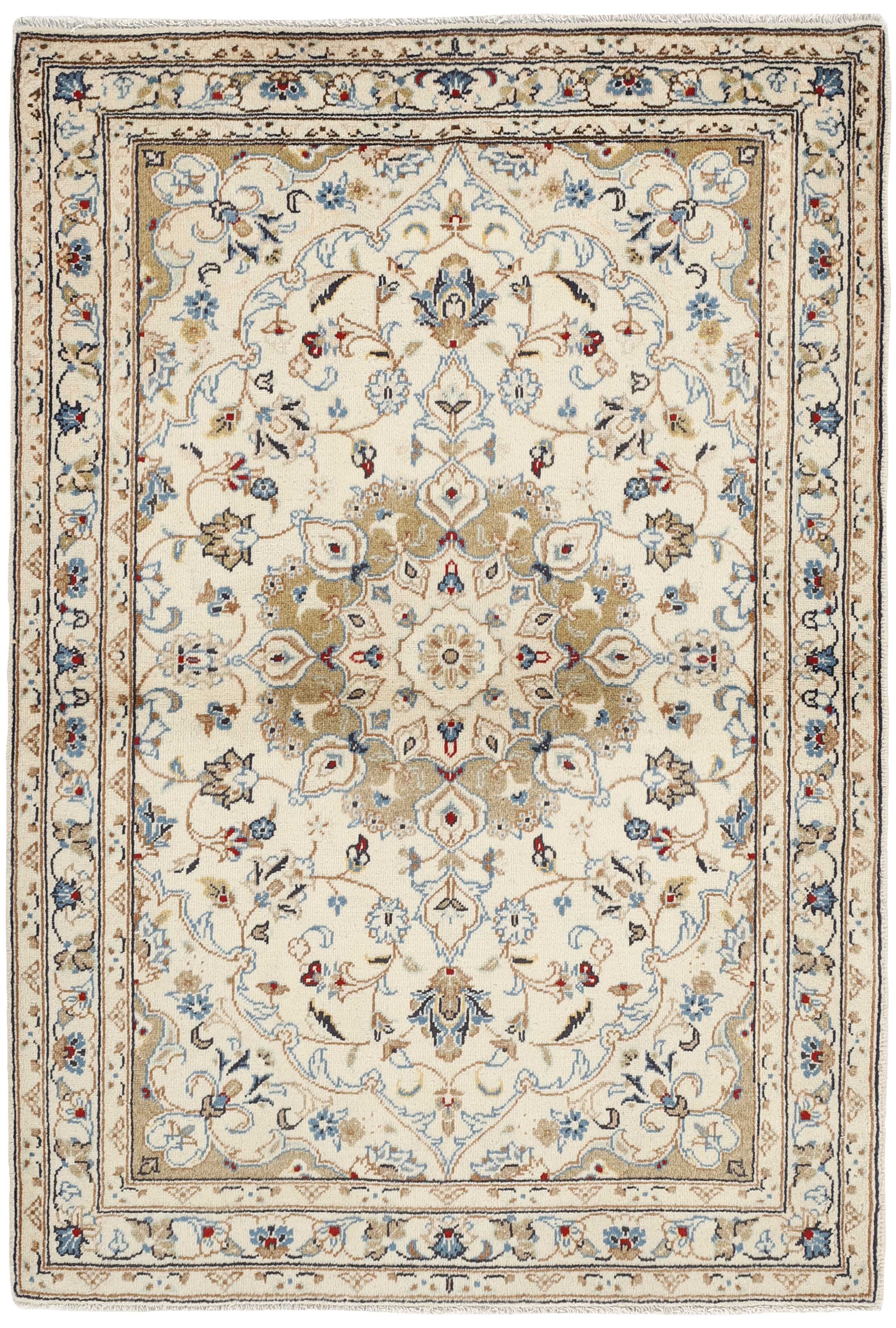 Traditional bordered Keshan rug with cream background