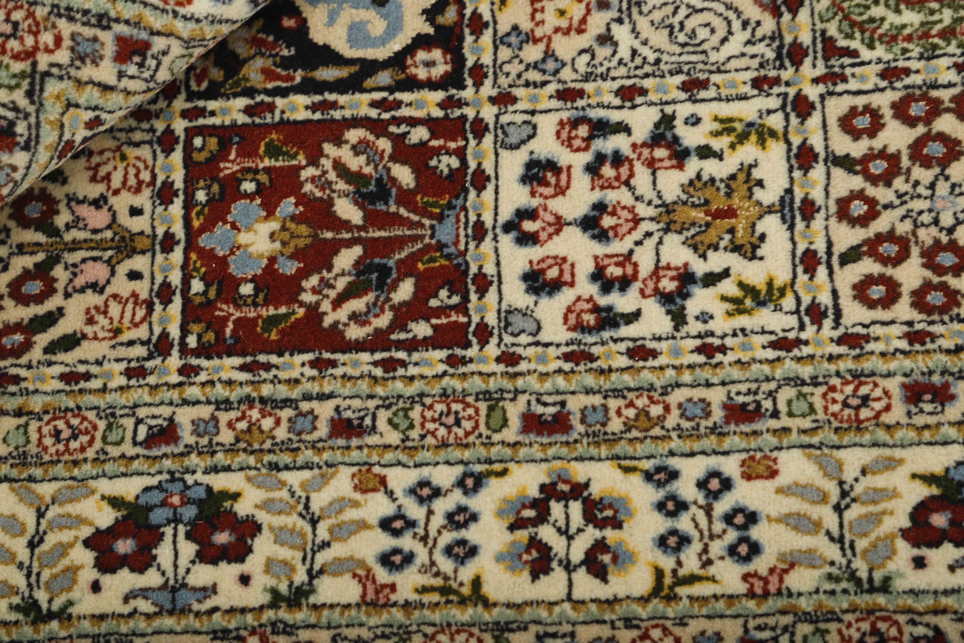 Moud Garden 1491798