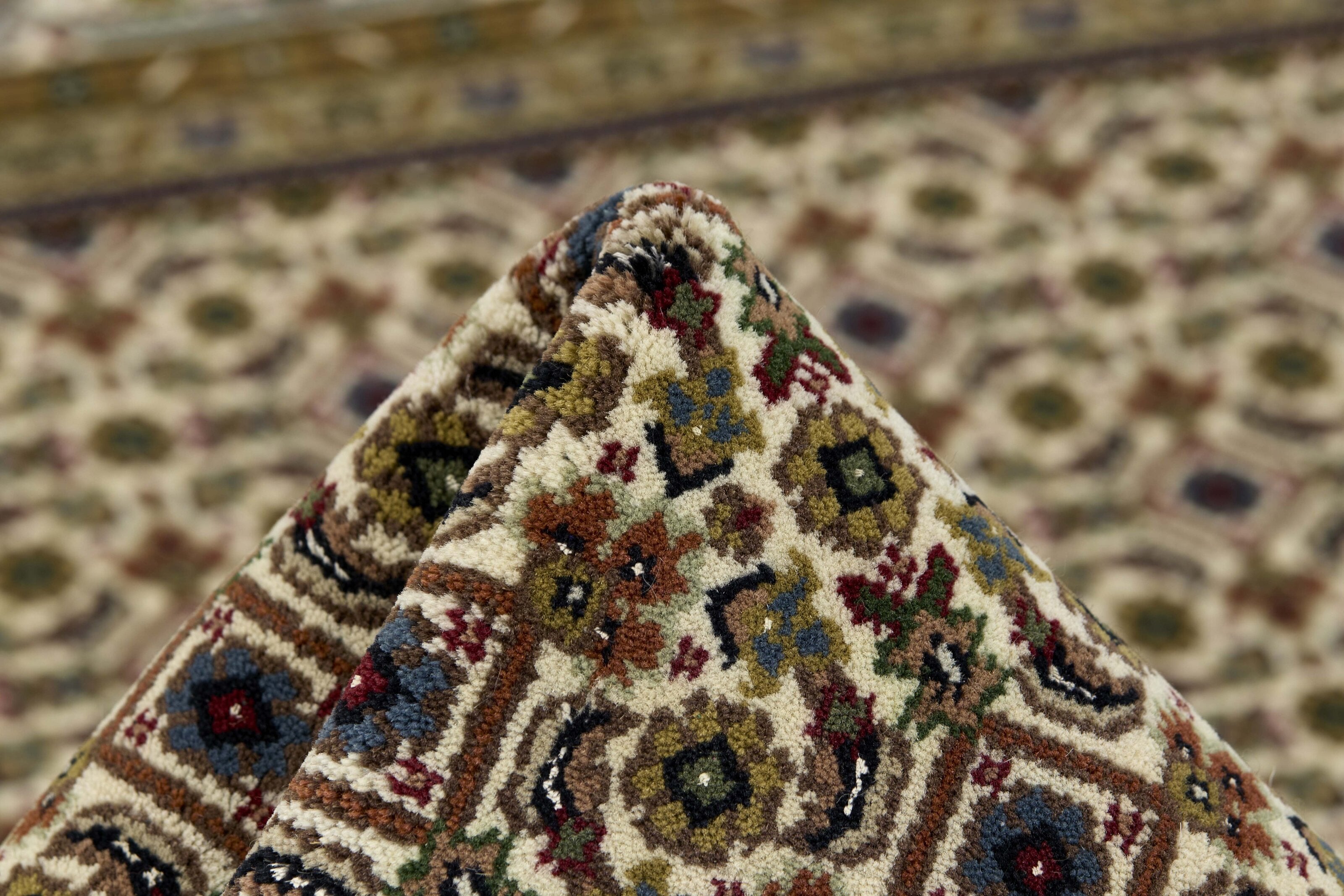 Authentic Oriental Tabriz Indi rug with multicolour floral bordered pattern