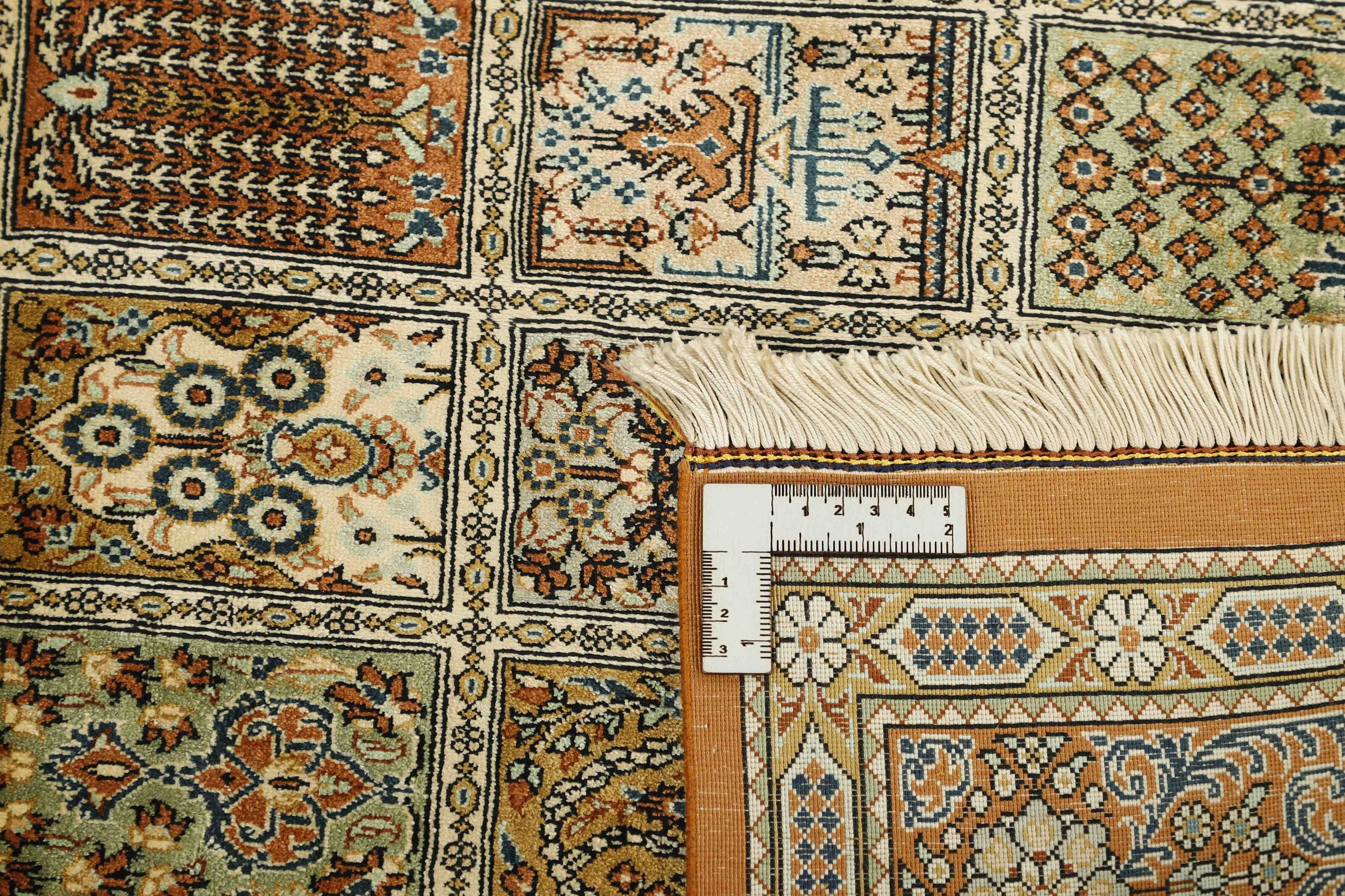 Ghom Silk 1495235