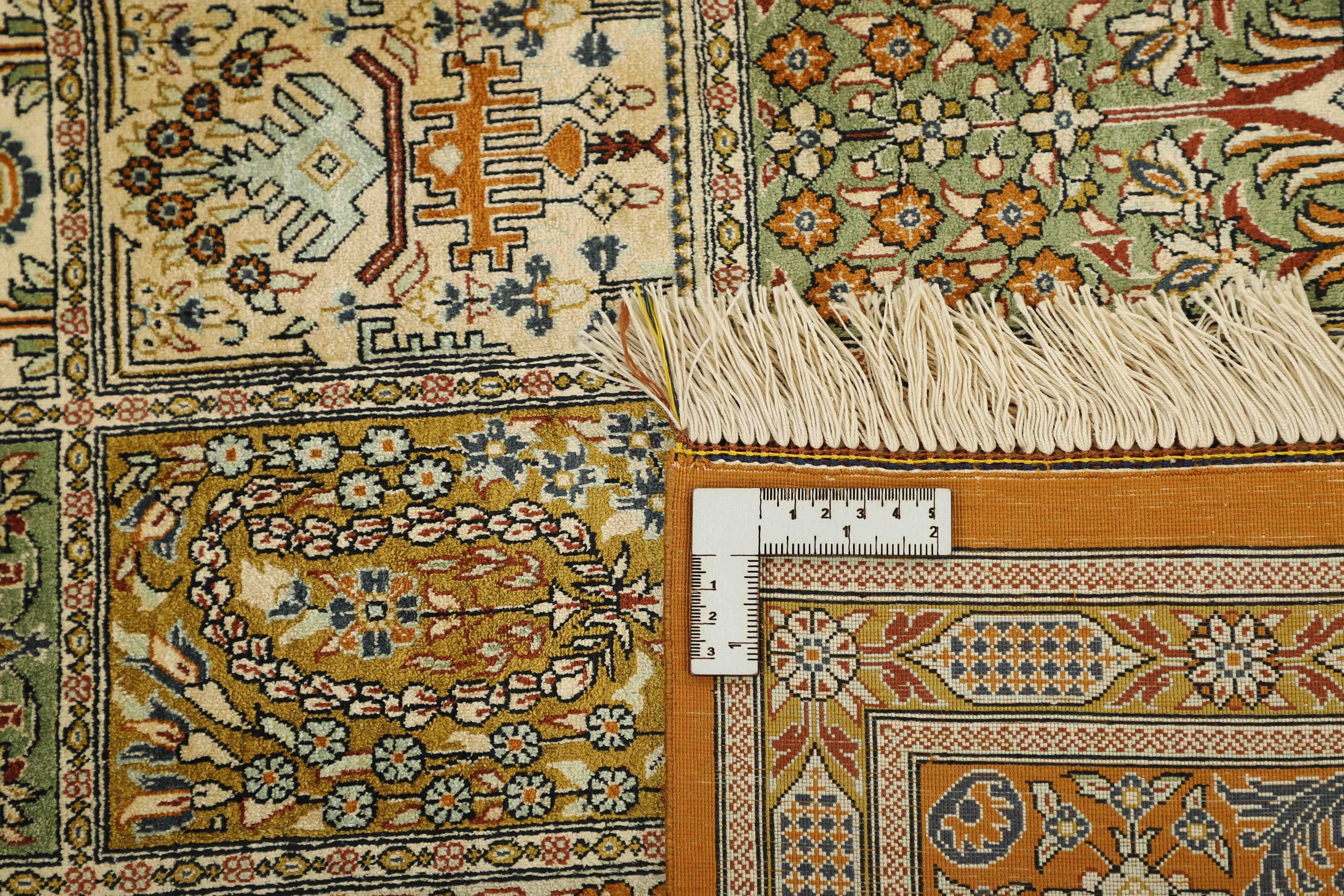 Ghom Silk 1495239