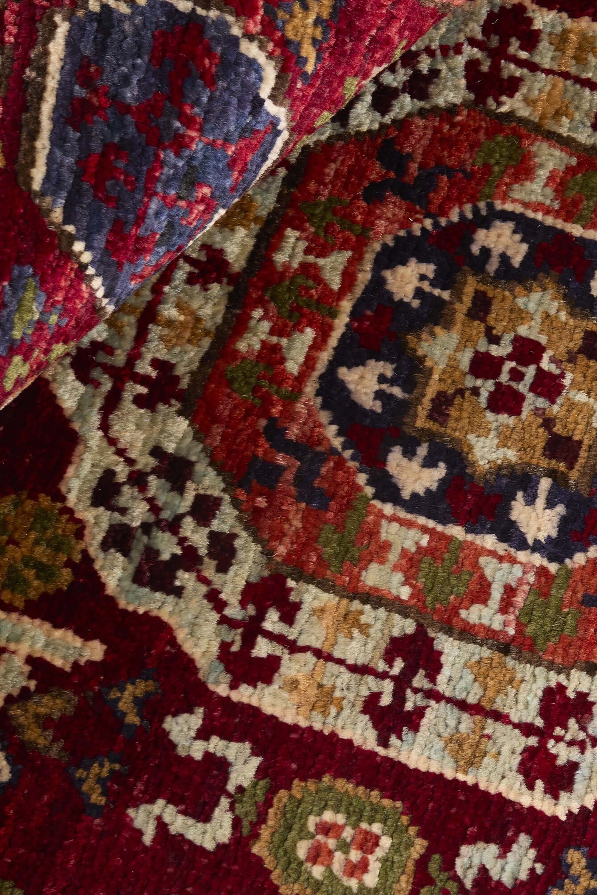 Oriental Ziegler rug with red floral pattern