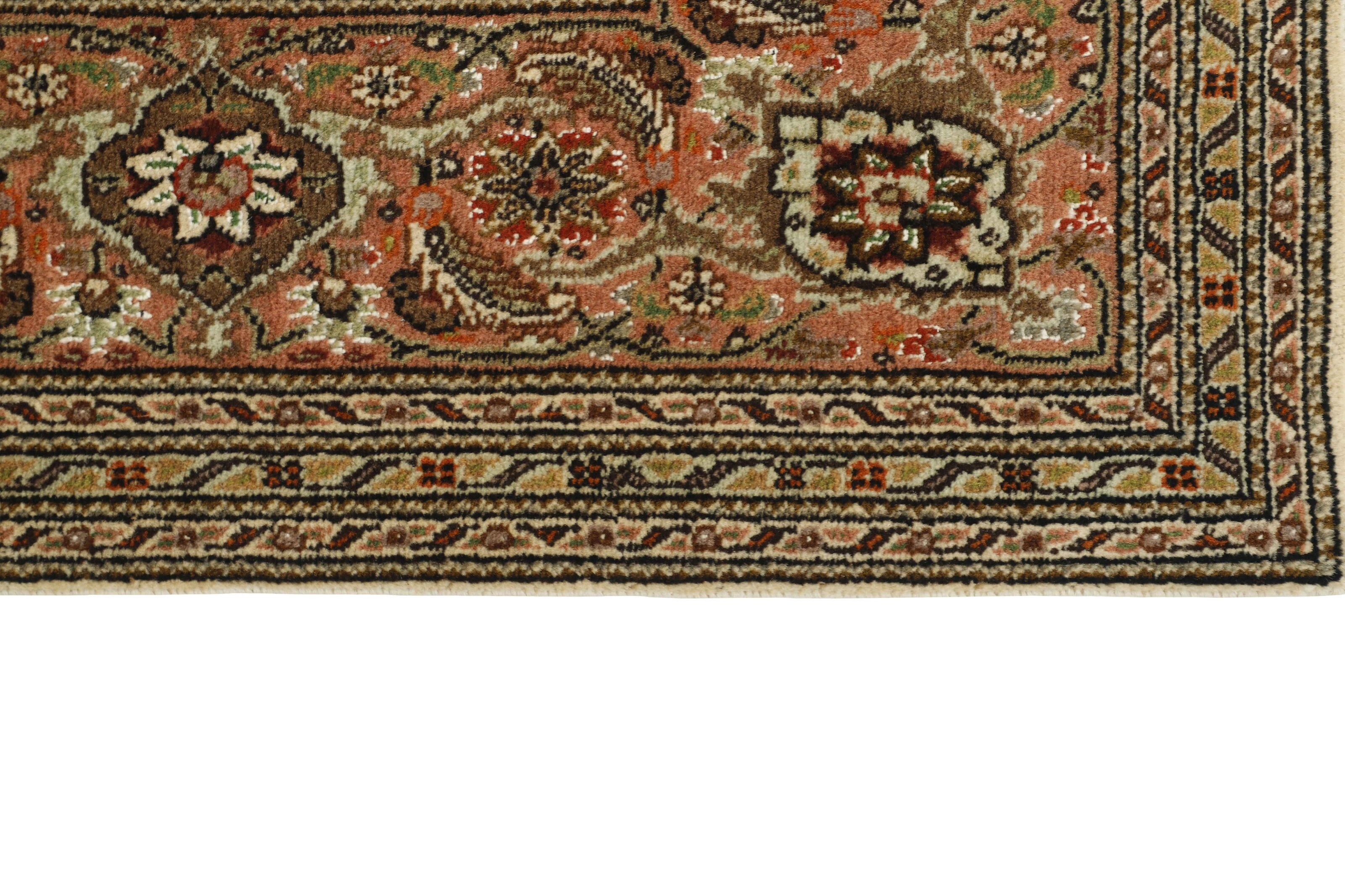 Tabriz 40 Mahi 1499316