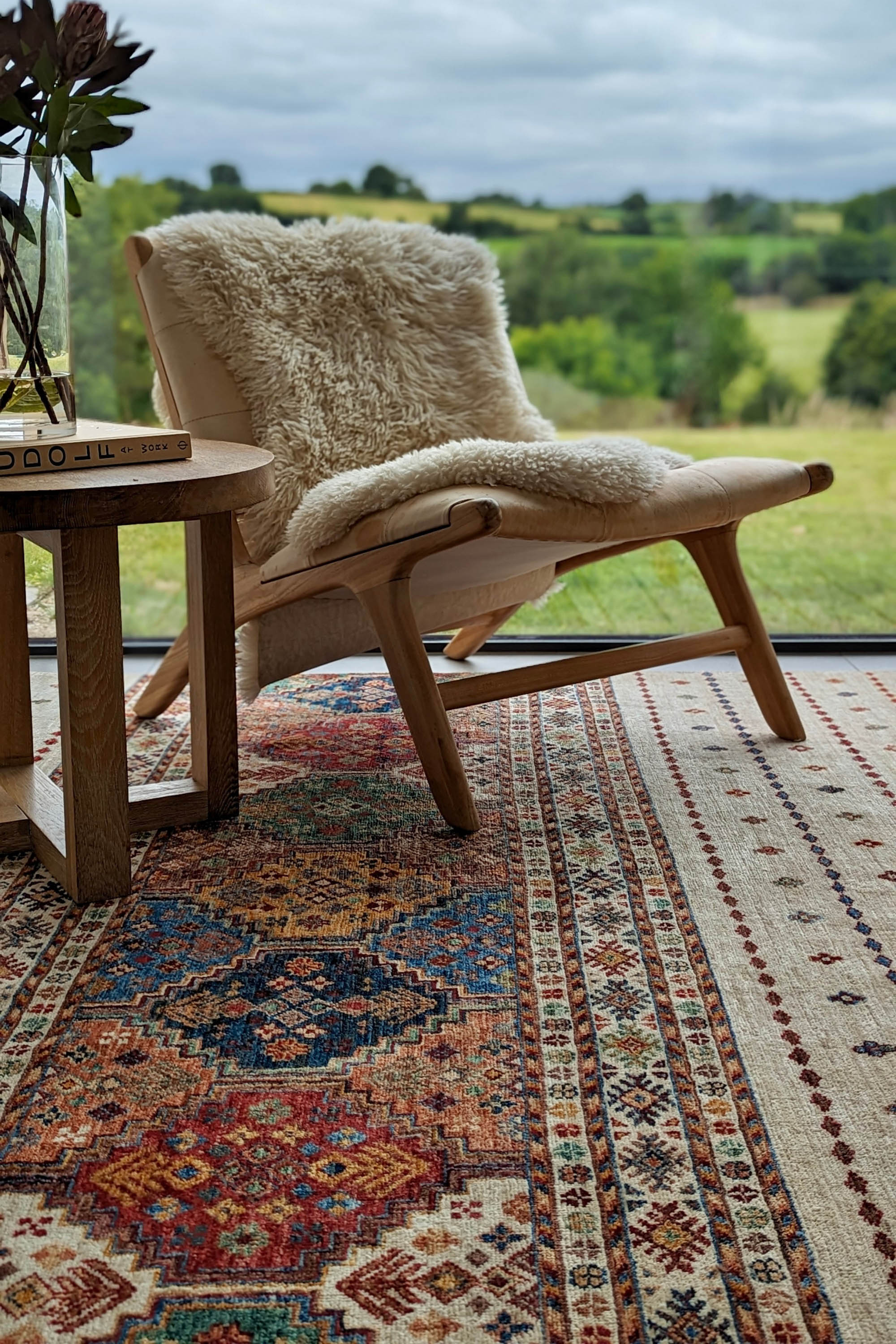 Authentic oriental Shall collection rug with traditional tile pattern in multicolour.