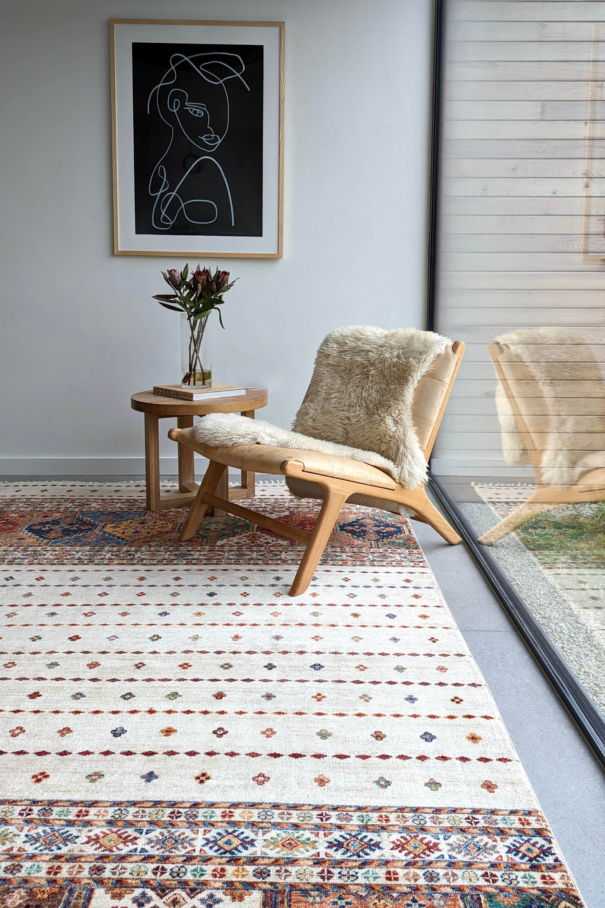 Authentic oriental Shall collection rug with traditional tile pattern in multicolour.