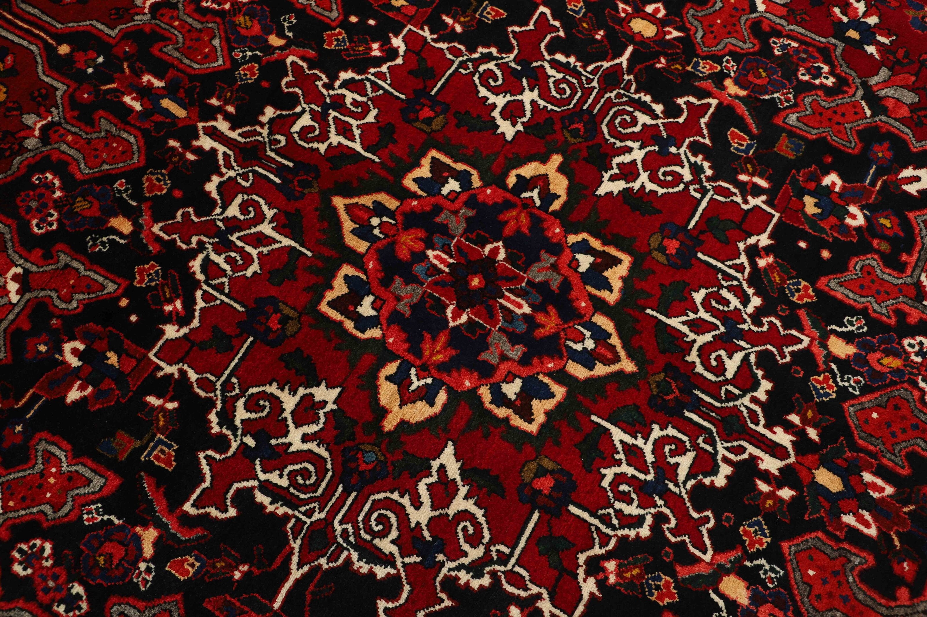 Bakhtiyar 1519703