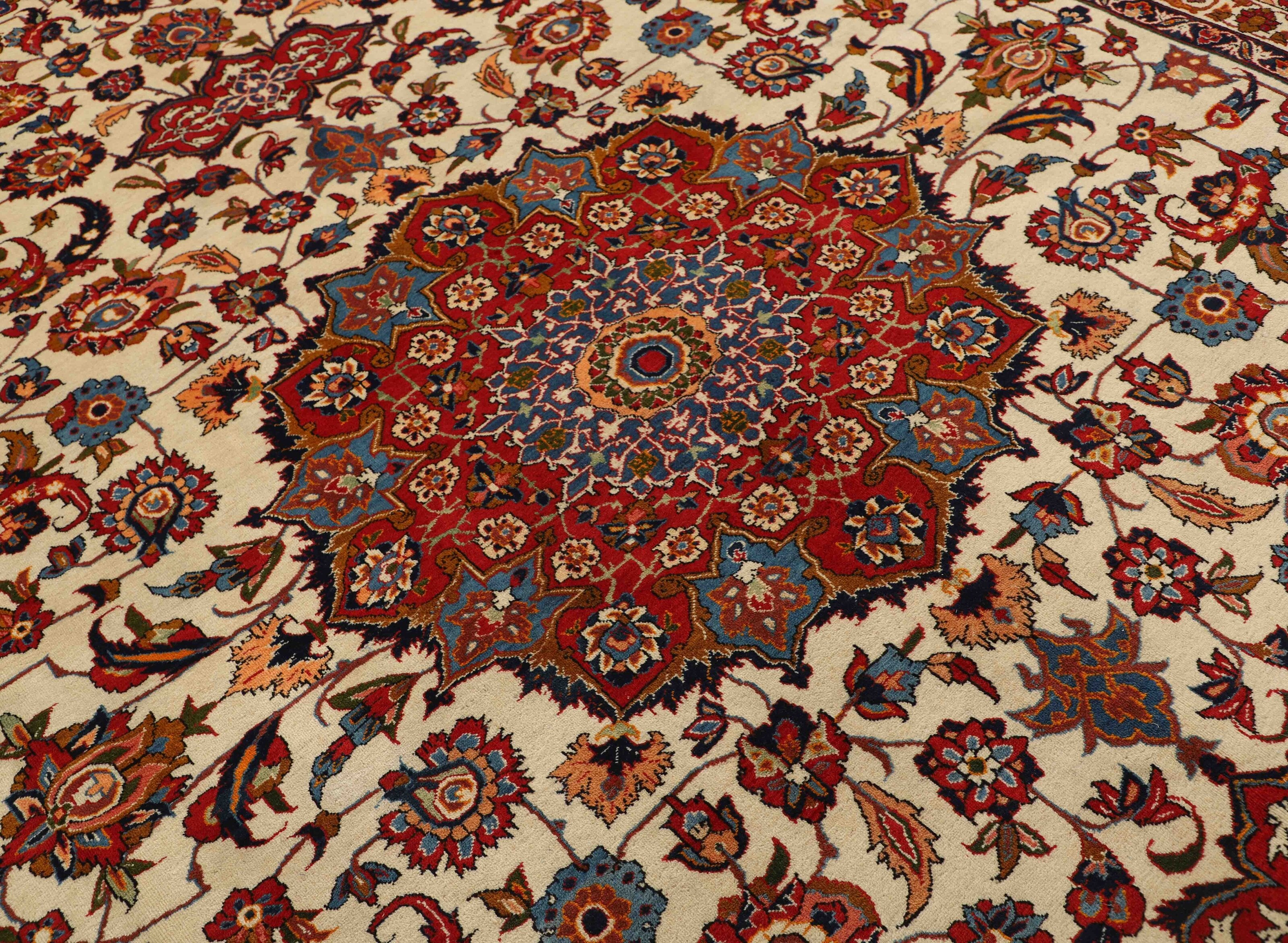 Isfahan 1519704