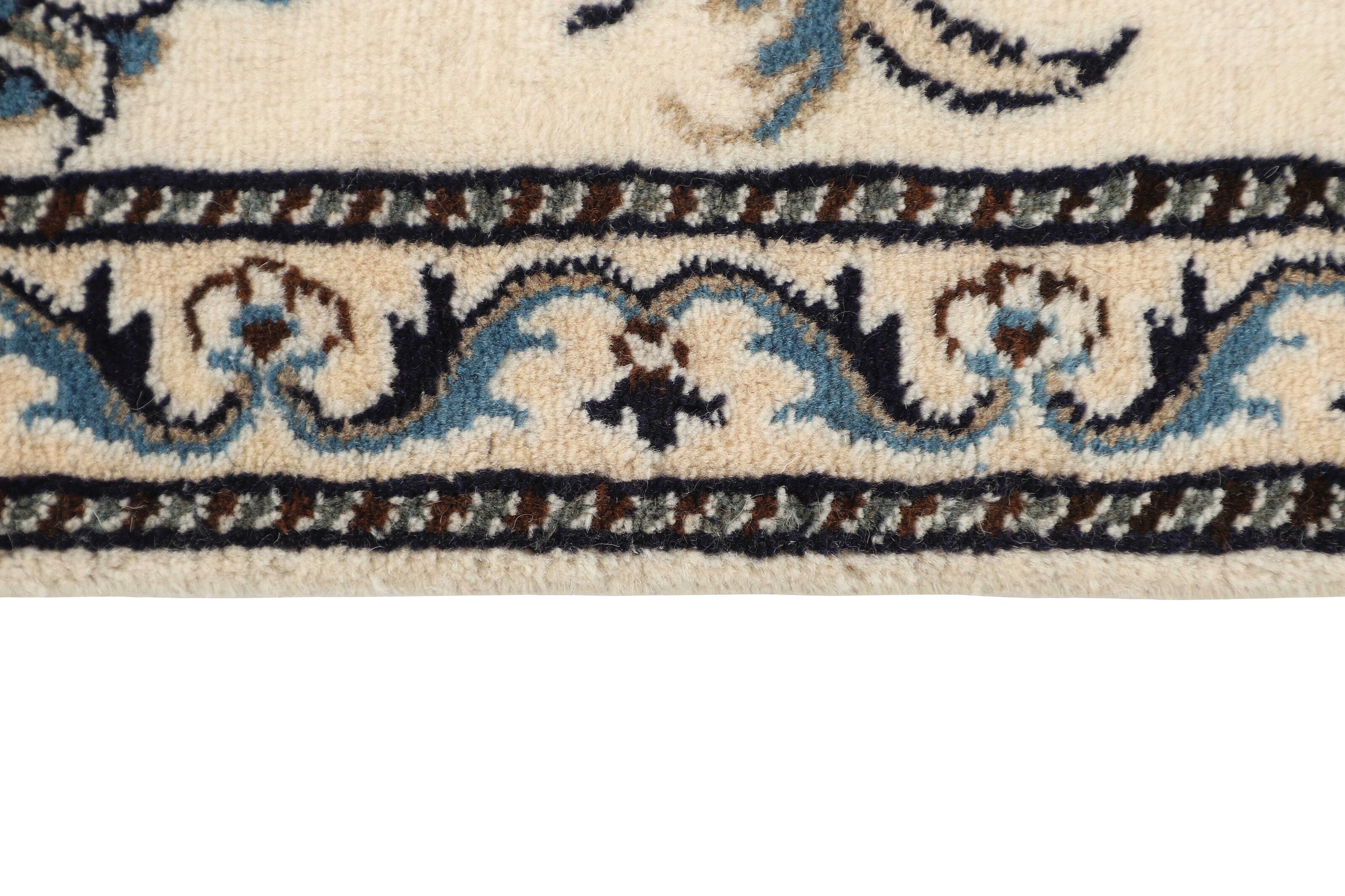 Nain Kashmar Runner 1519891