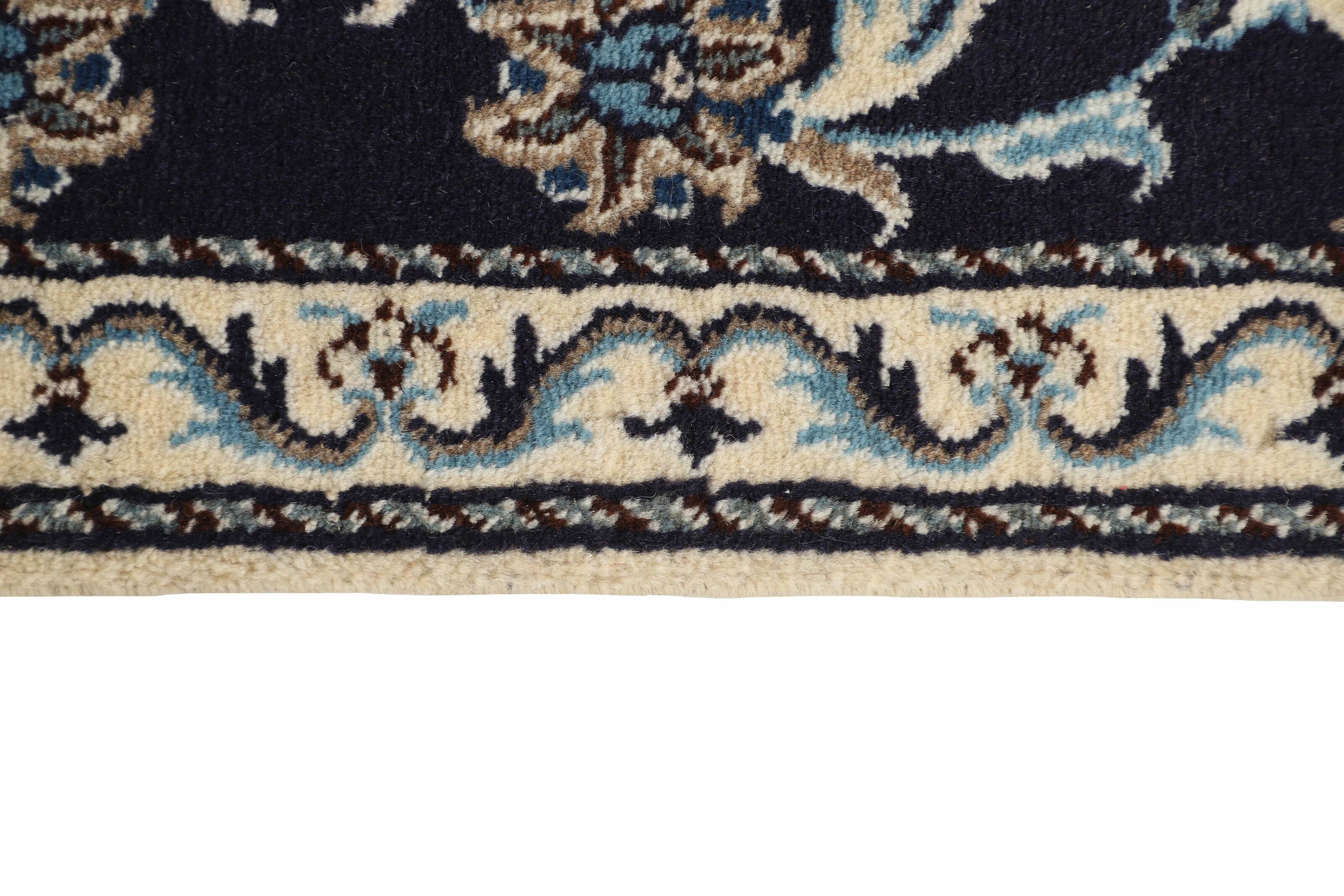 Nain Kashmar Runner 1519904
