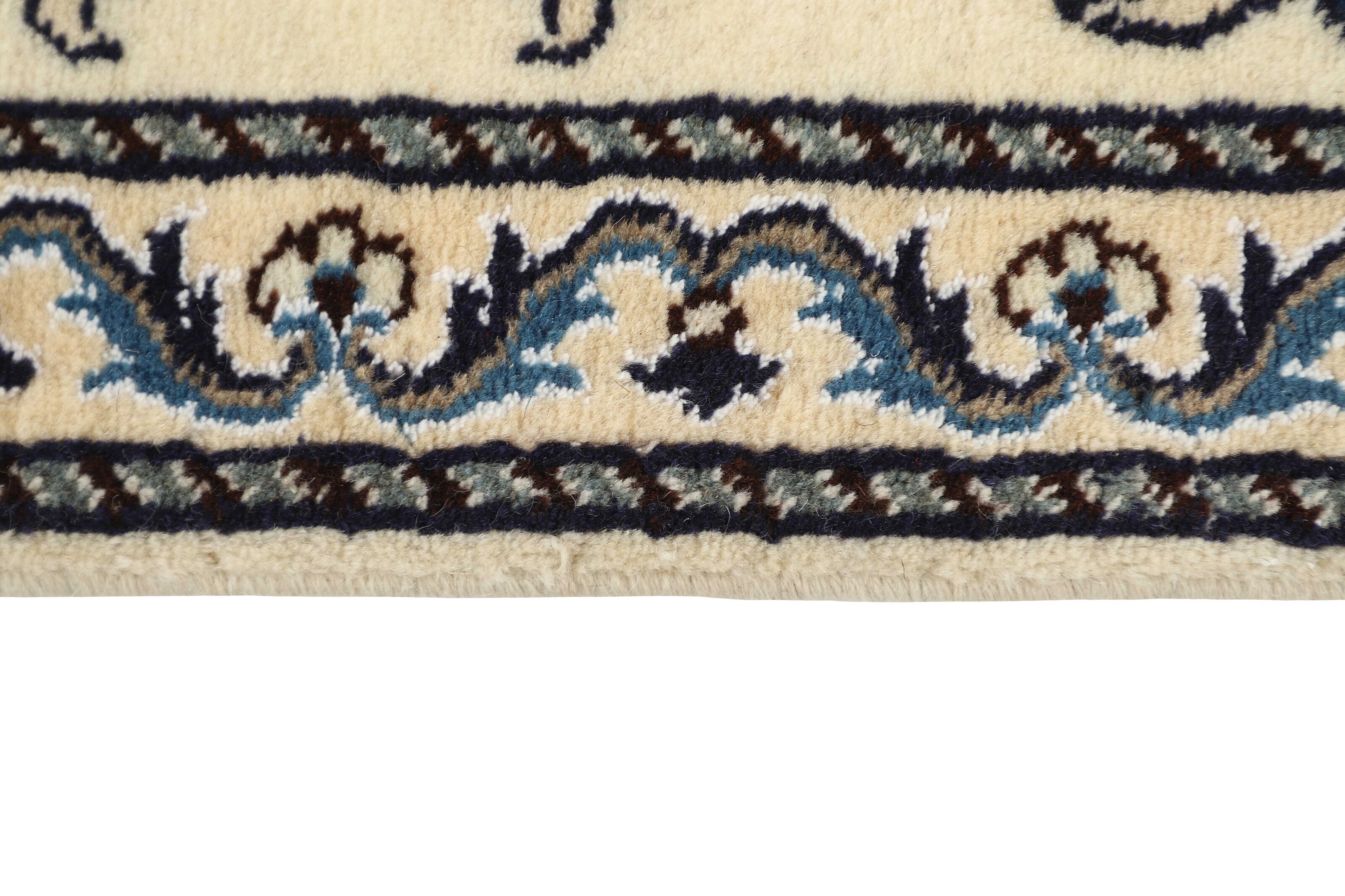 Nain Kashmar Runner 1519905