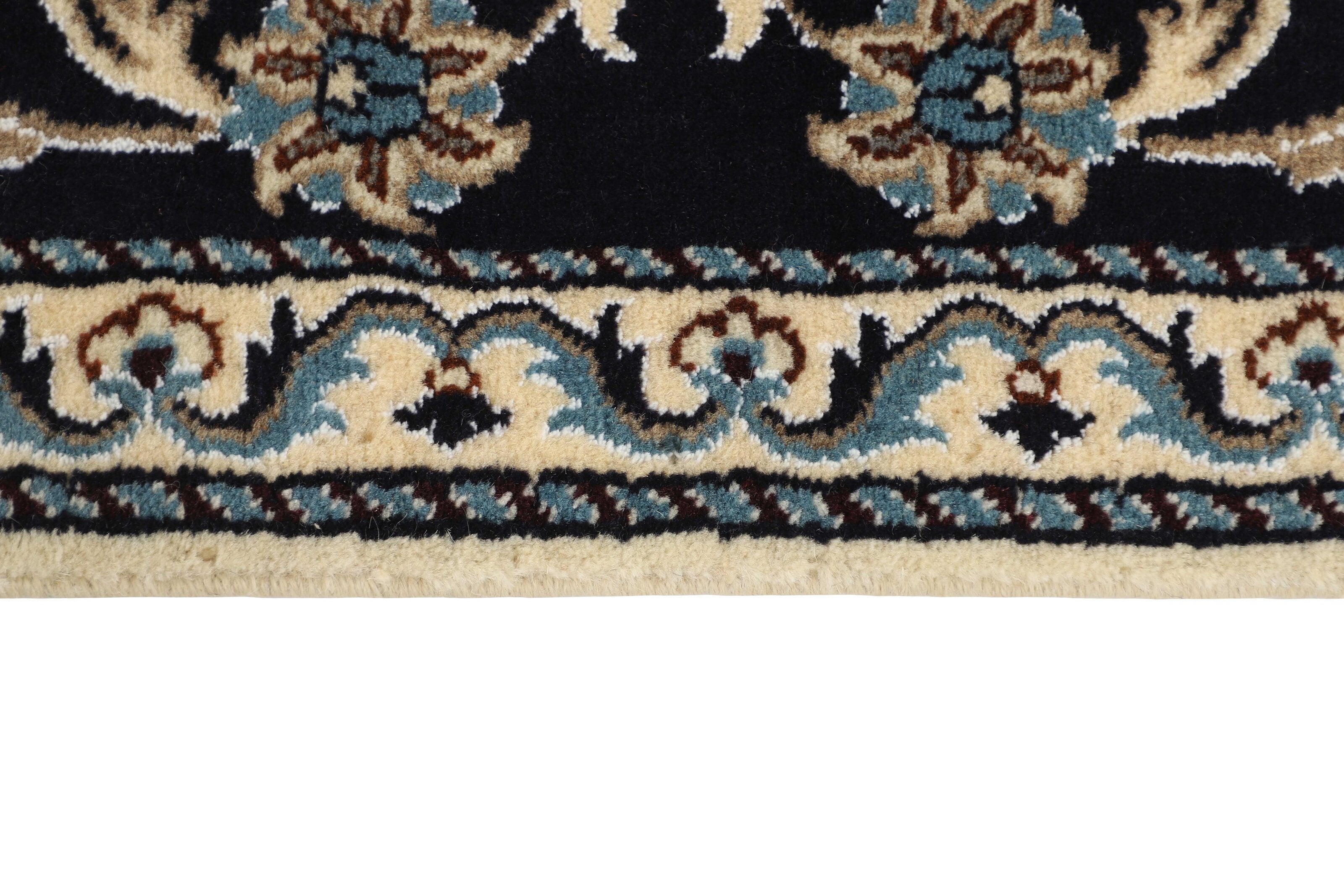 Nain Kashmar Runner 1519910