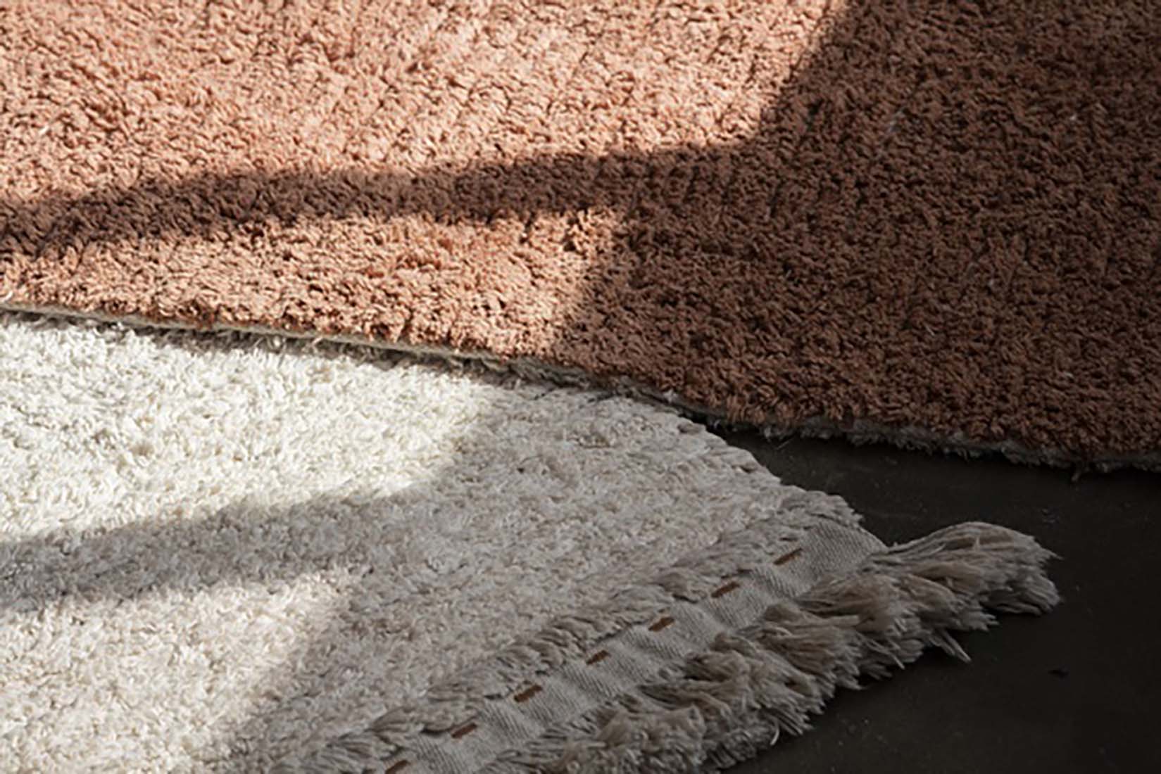 reversible textured rug in beige and brown