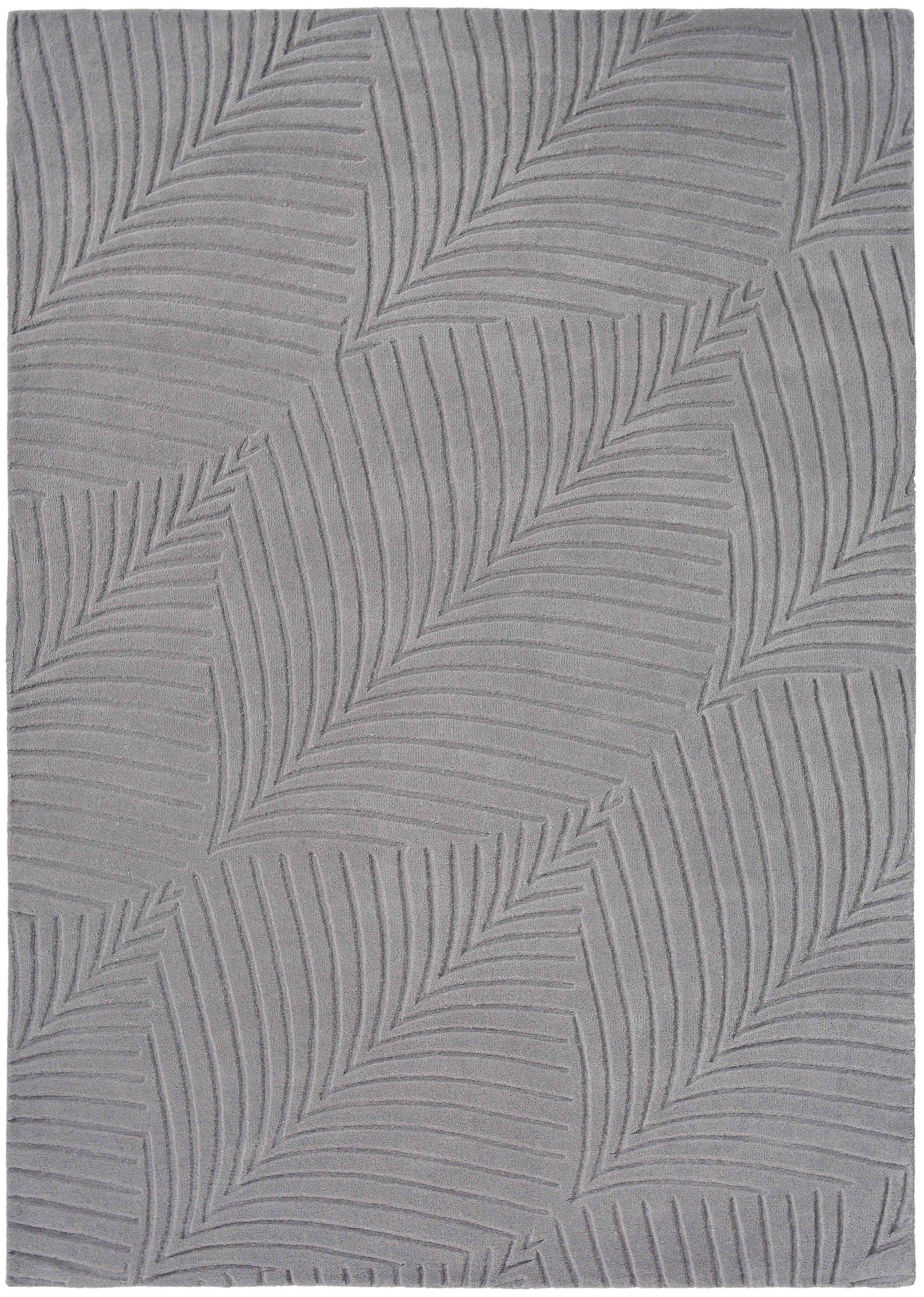 Rectangular grey rug with engraved leaf pattern