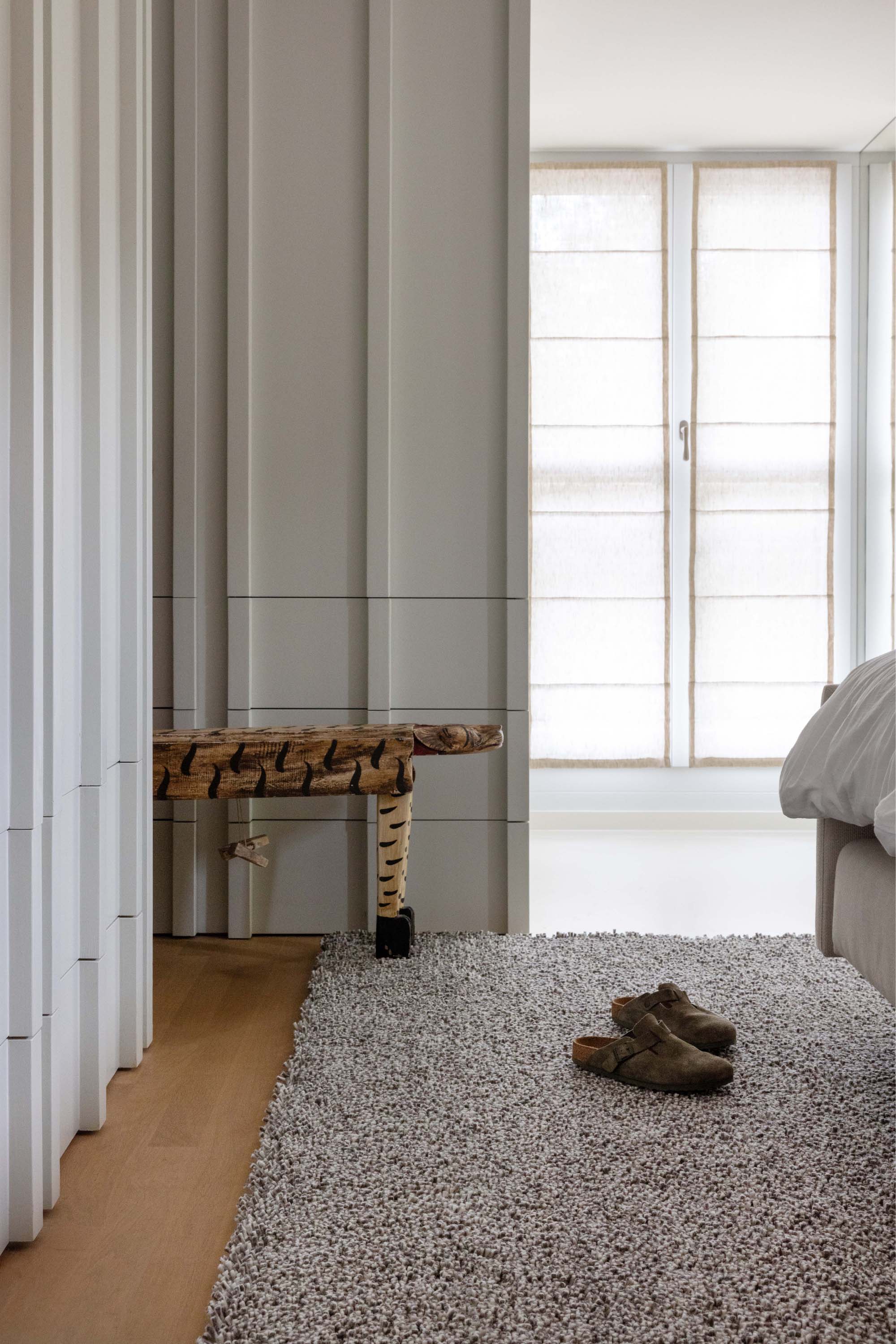 Plain dark grey rug with shaggy pile