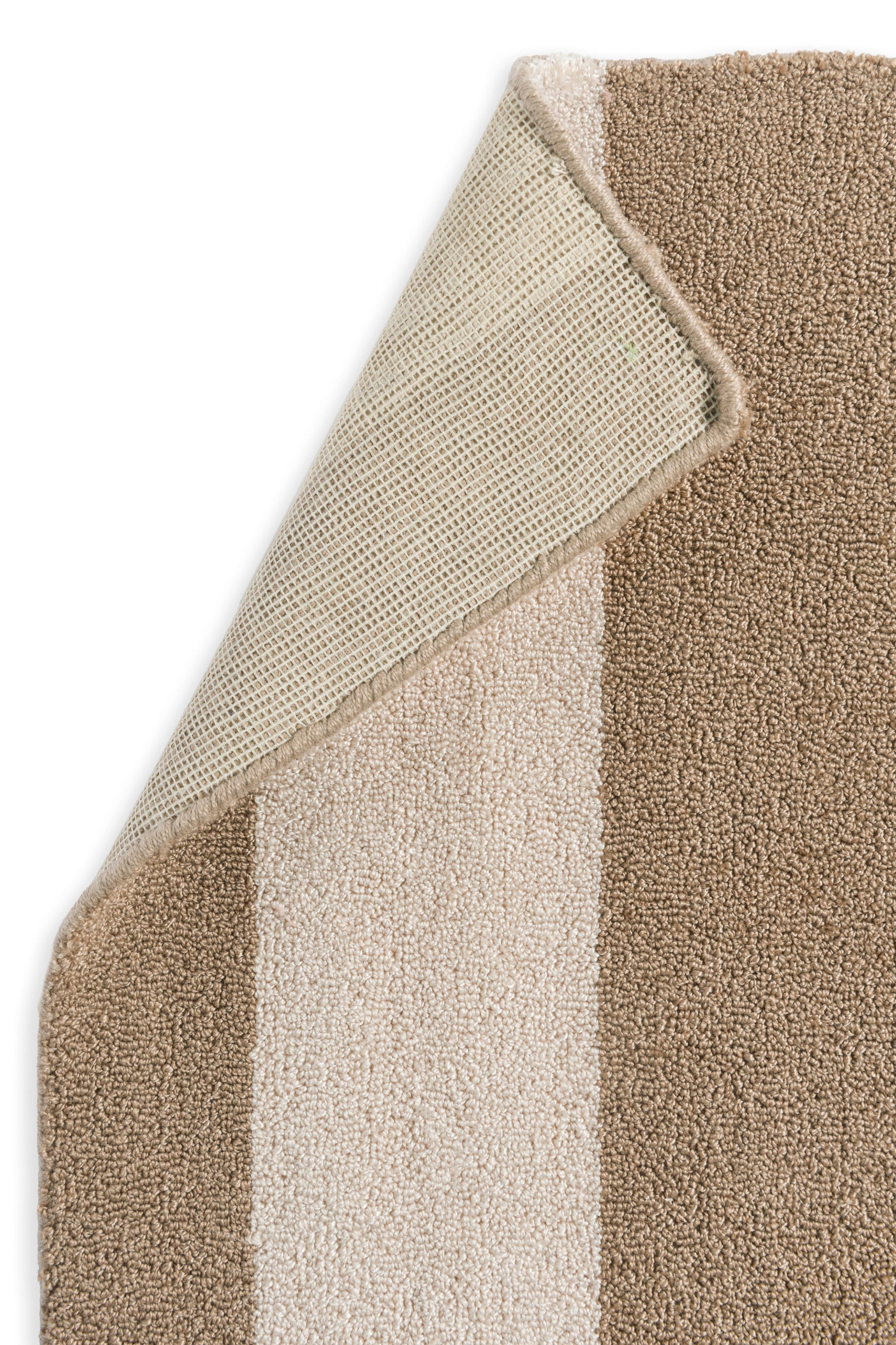 White and tan stripe indoor/outdoor polypropylene rug