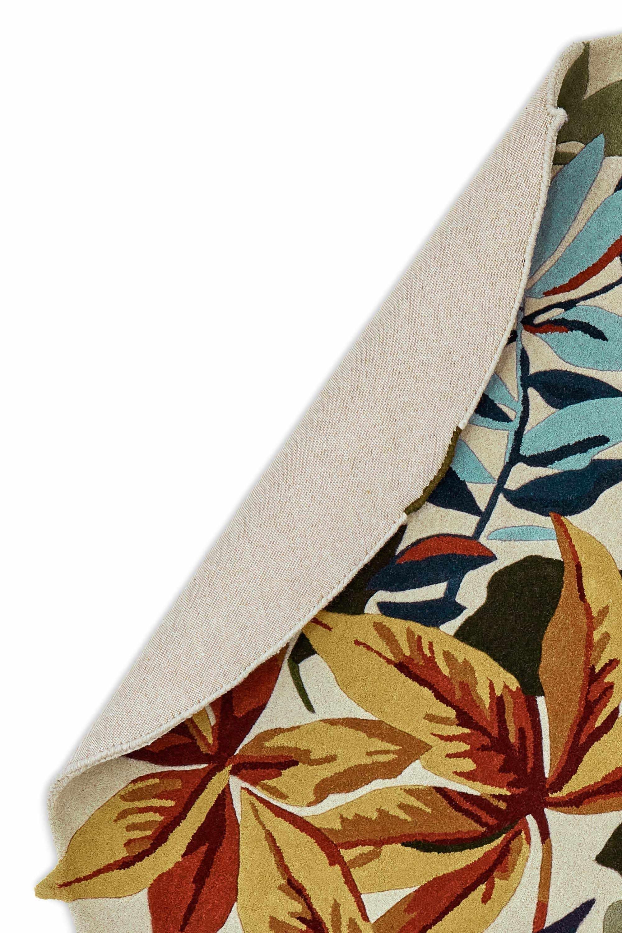 Circle floral rug with extruding pattern in neutral tones