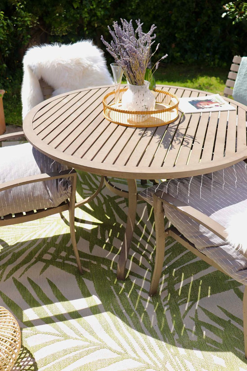 indoor/outdoor green and white geometric rug