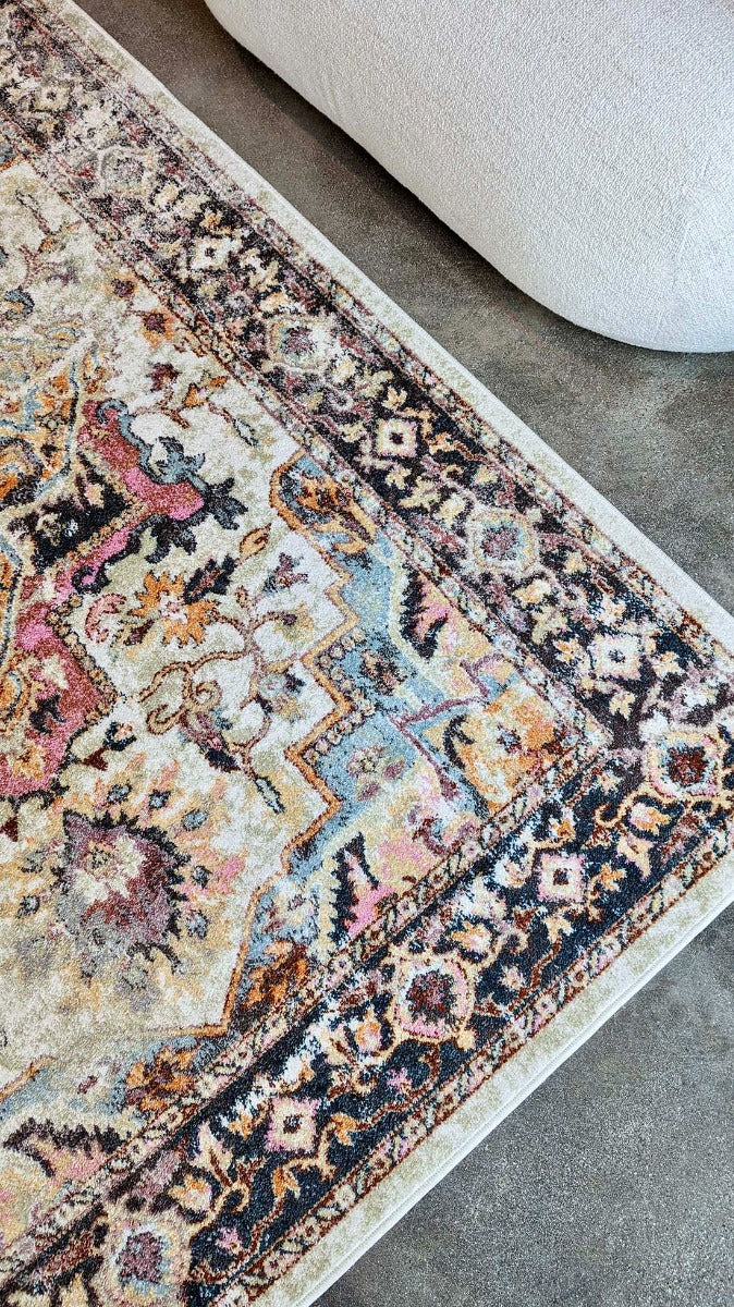 Flores Kira Classic Persian Medallion Rug FR04