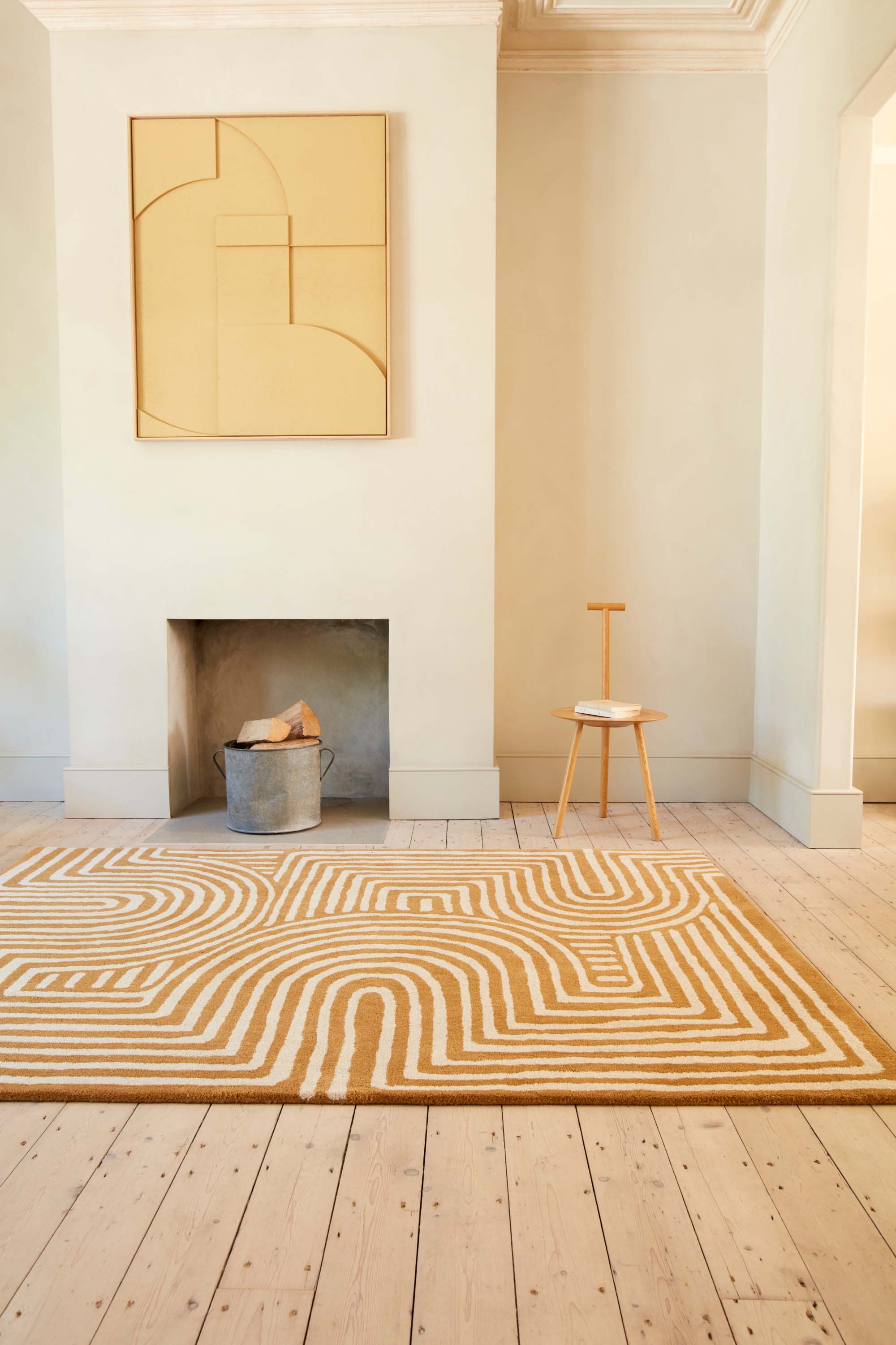 Geometric wool rug featuring a multicolour pattern