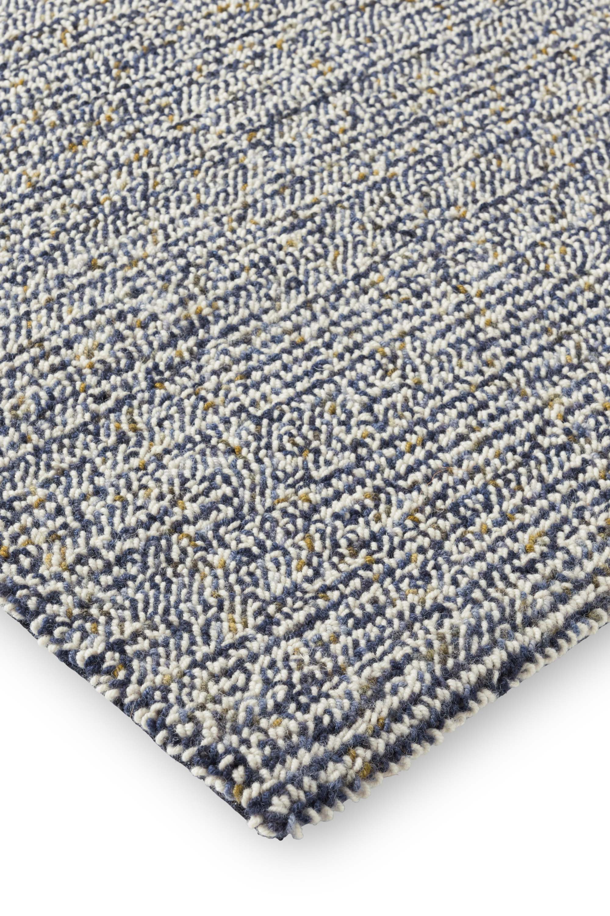 Plain flatweave rug with blue pile