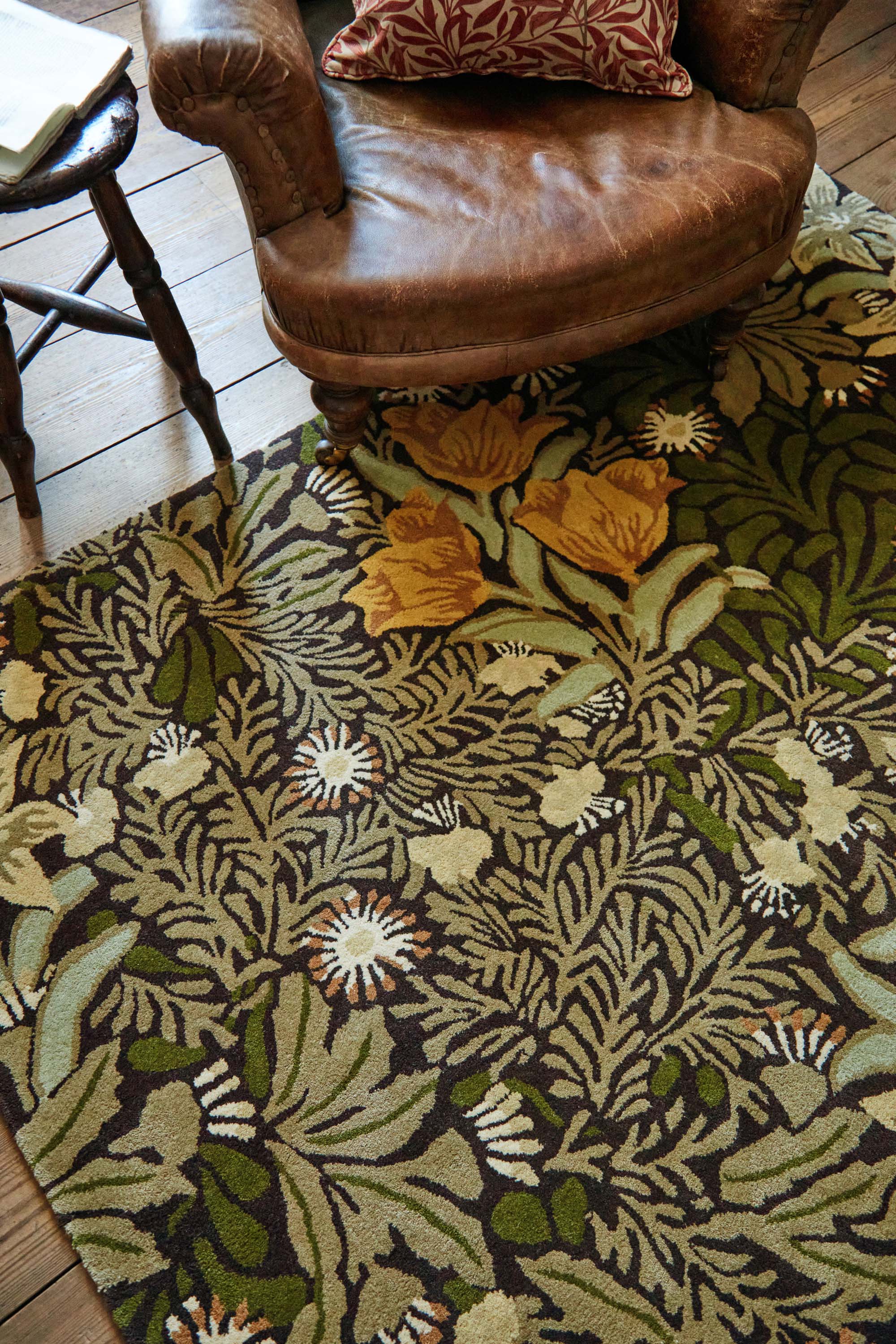 Green floral abstract rug
