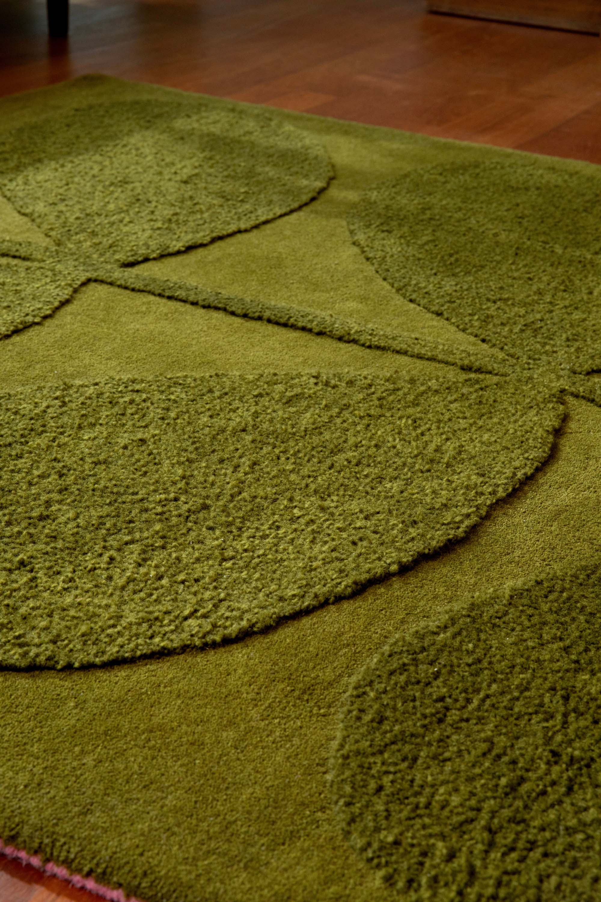 Modern green floral rug