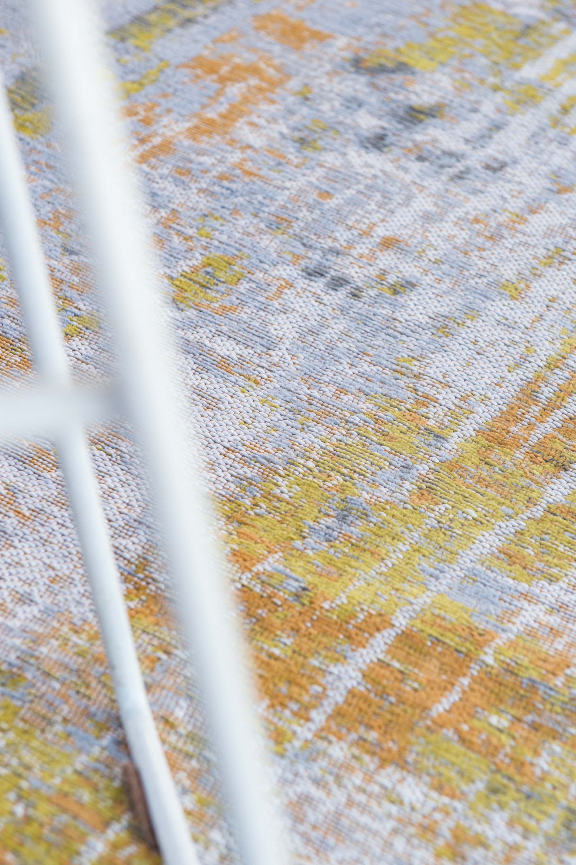 Flatweave rug with abstract stripe pattern in yellow, grey and ivory white
