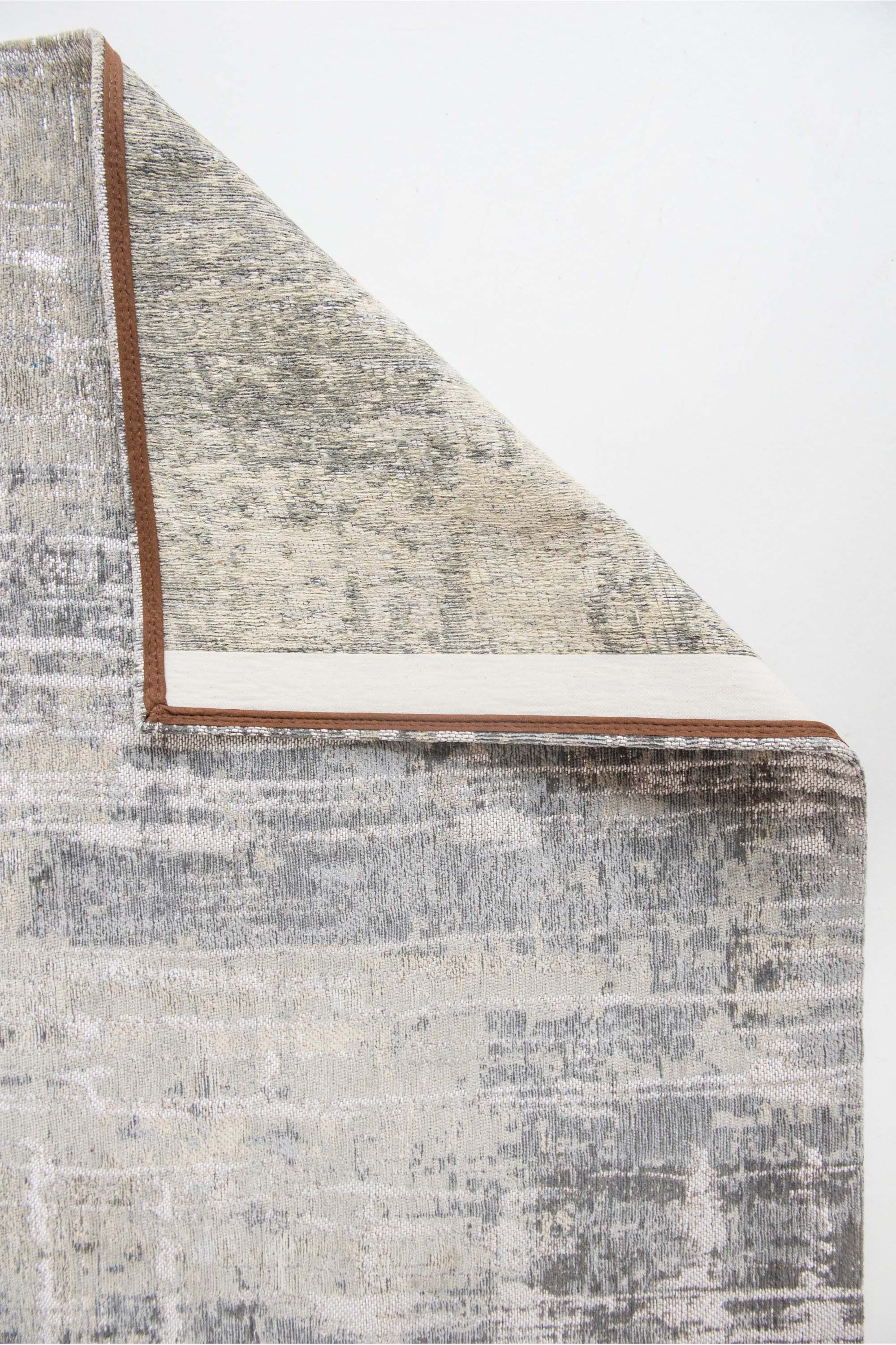 Flatweave rug with abstract stripe pattern in grey