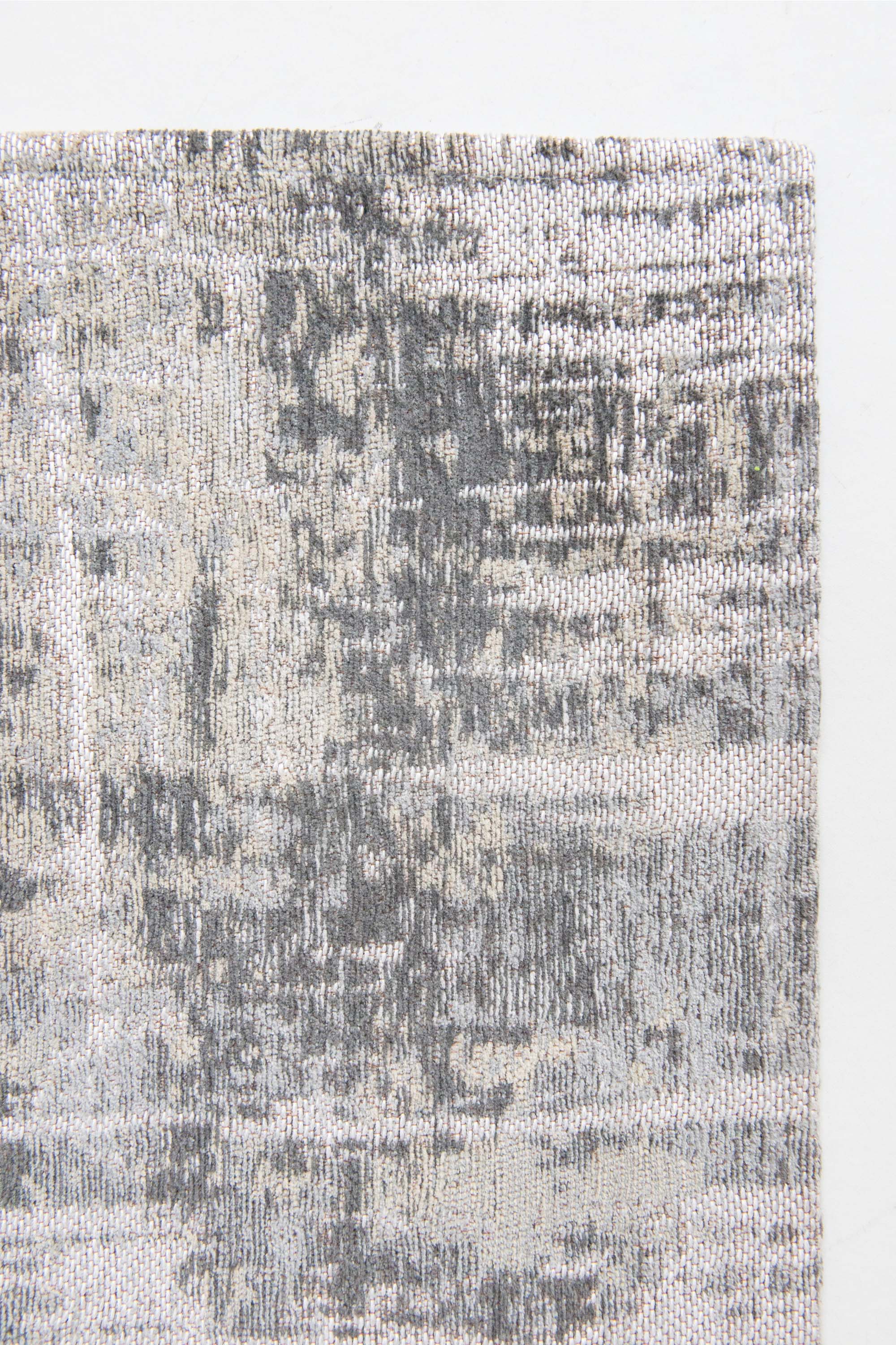 Flatweave rug with abstract stripe pattern in grey