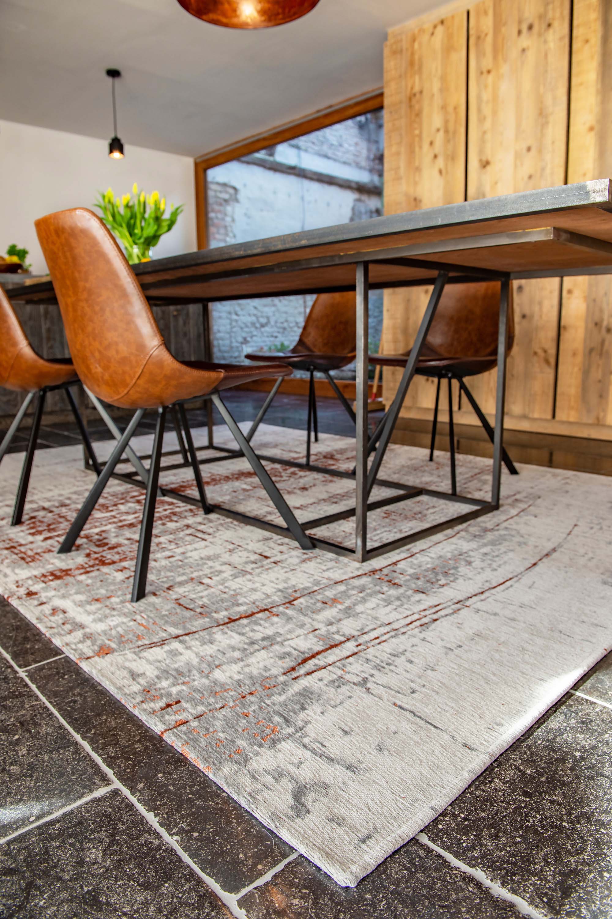 White flatweave rug with red abstract pattern