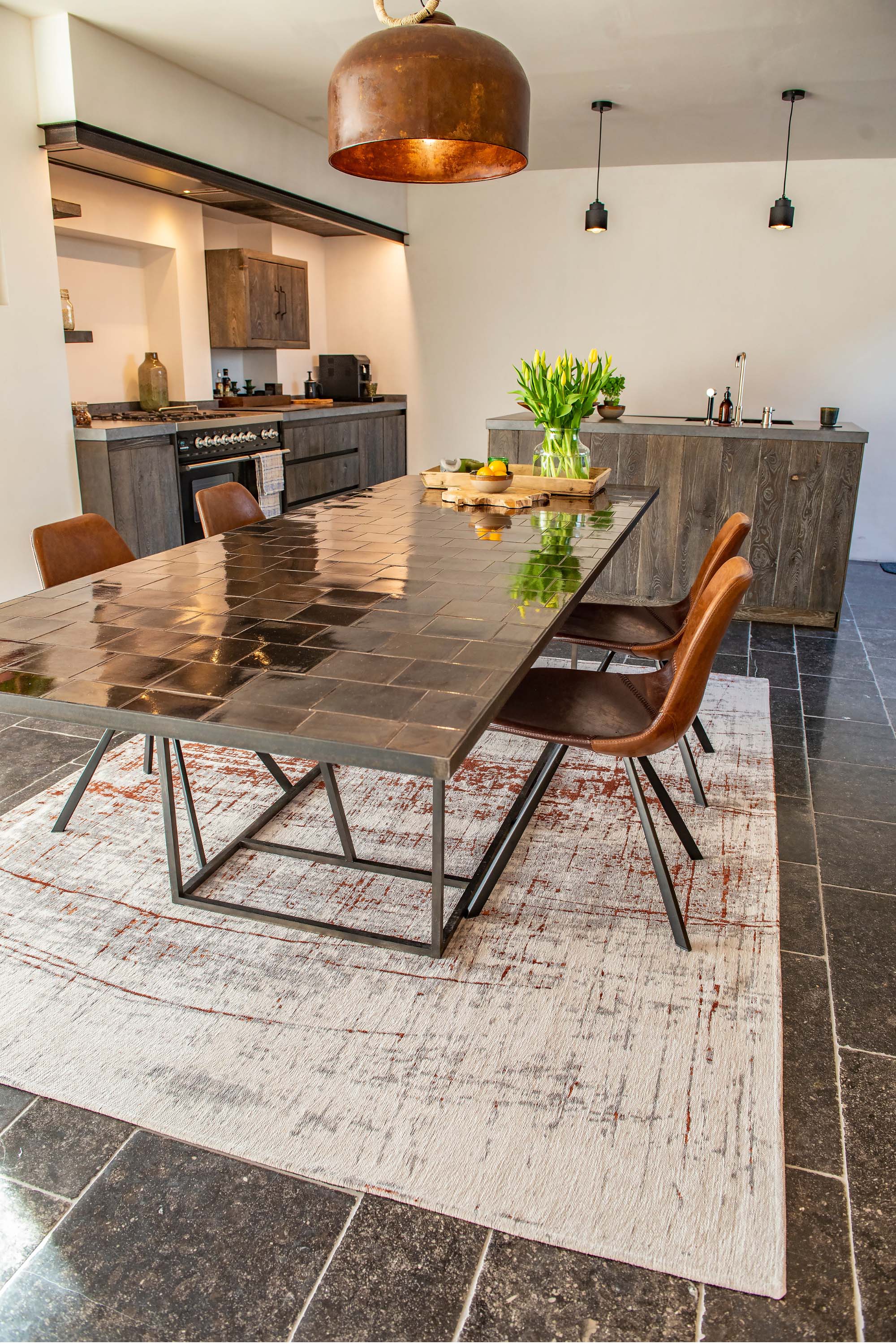 White flatweave rug with red abstract pattern