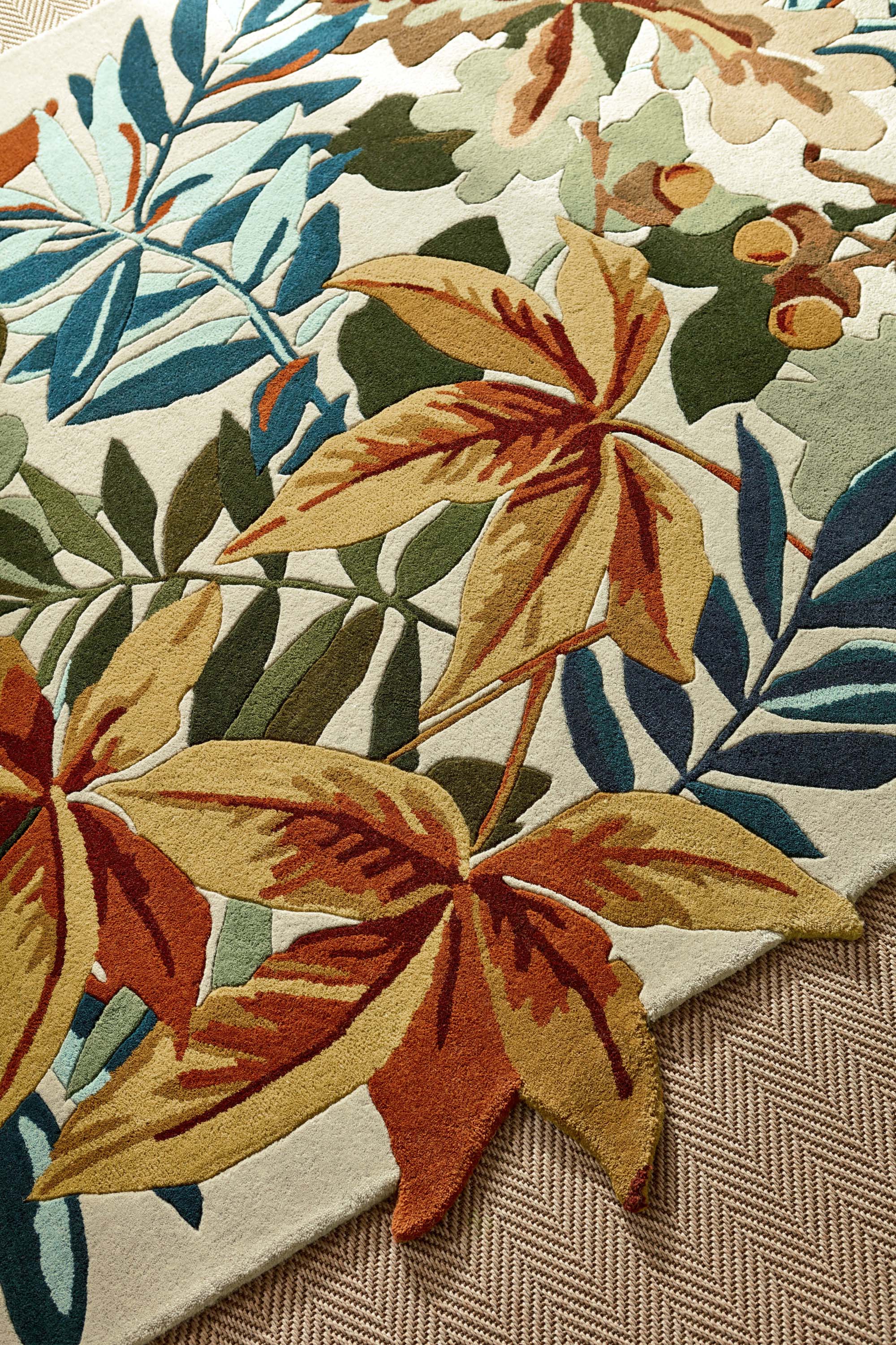 Floral rug with extruding pattern in neutral tones