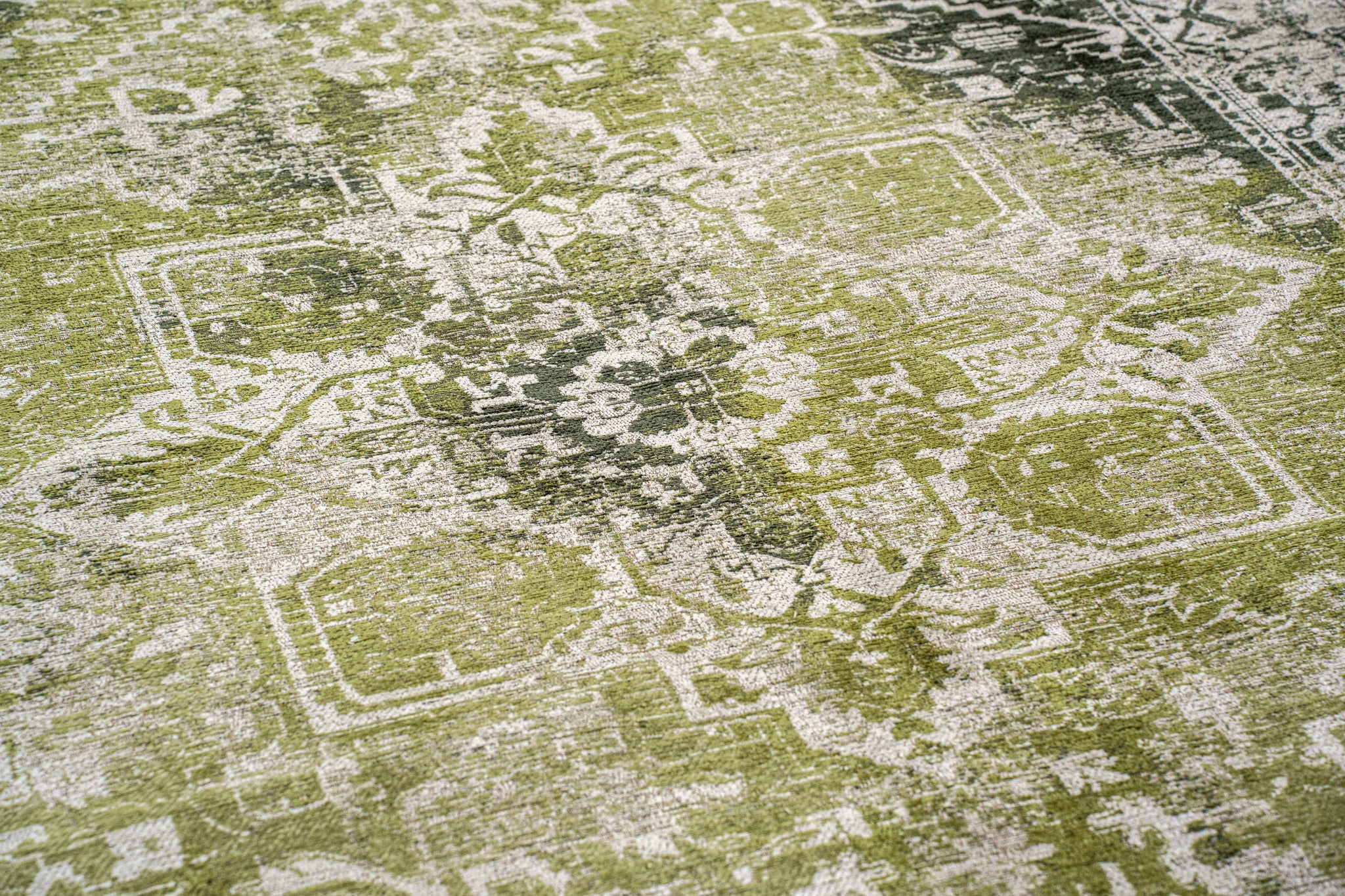 Antiquarian Olive Tabriz Wood 9645