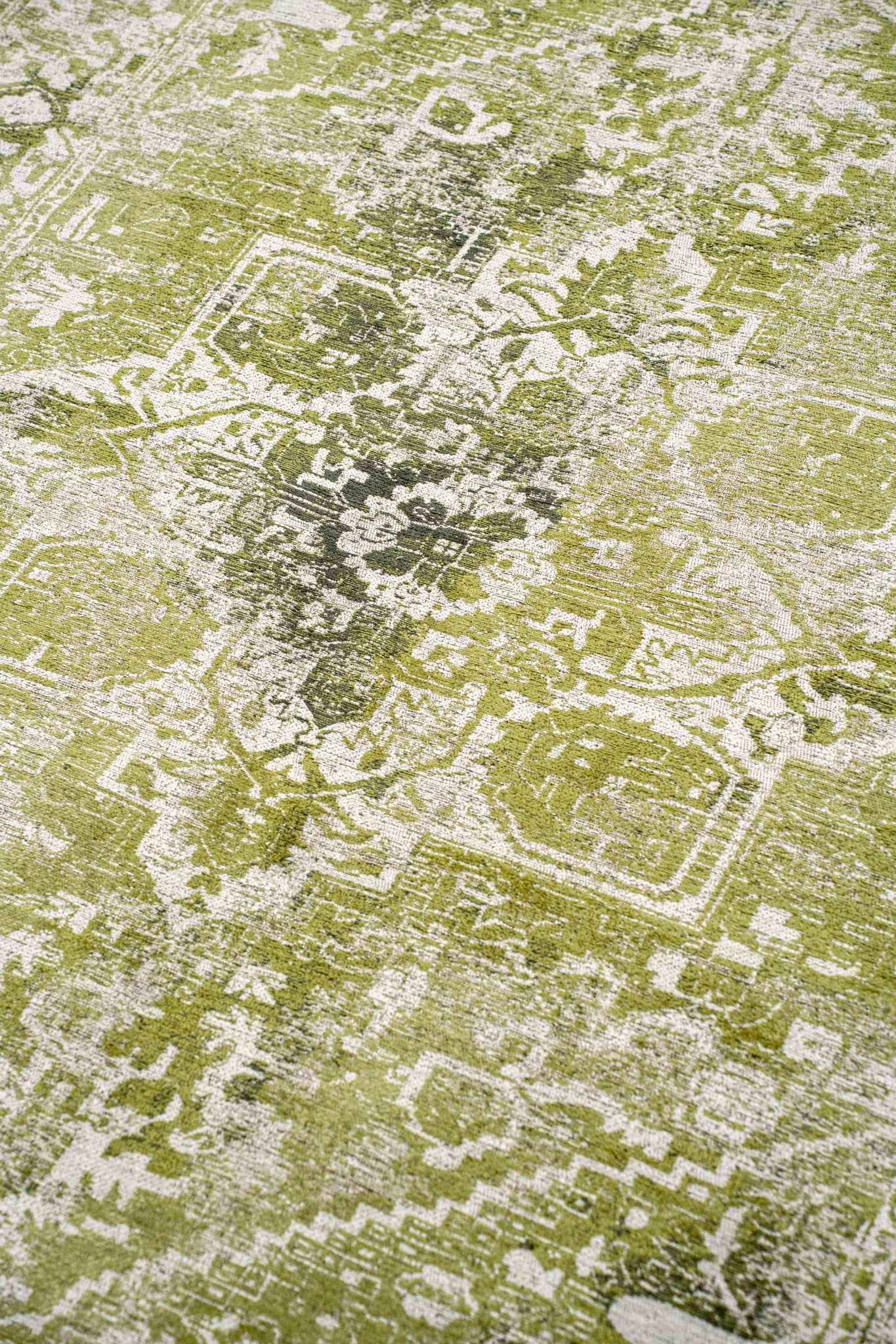 Antiquarian Olive Tabriz Wood 9645