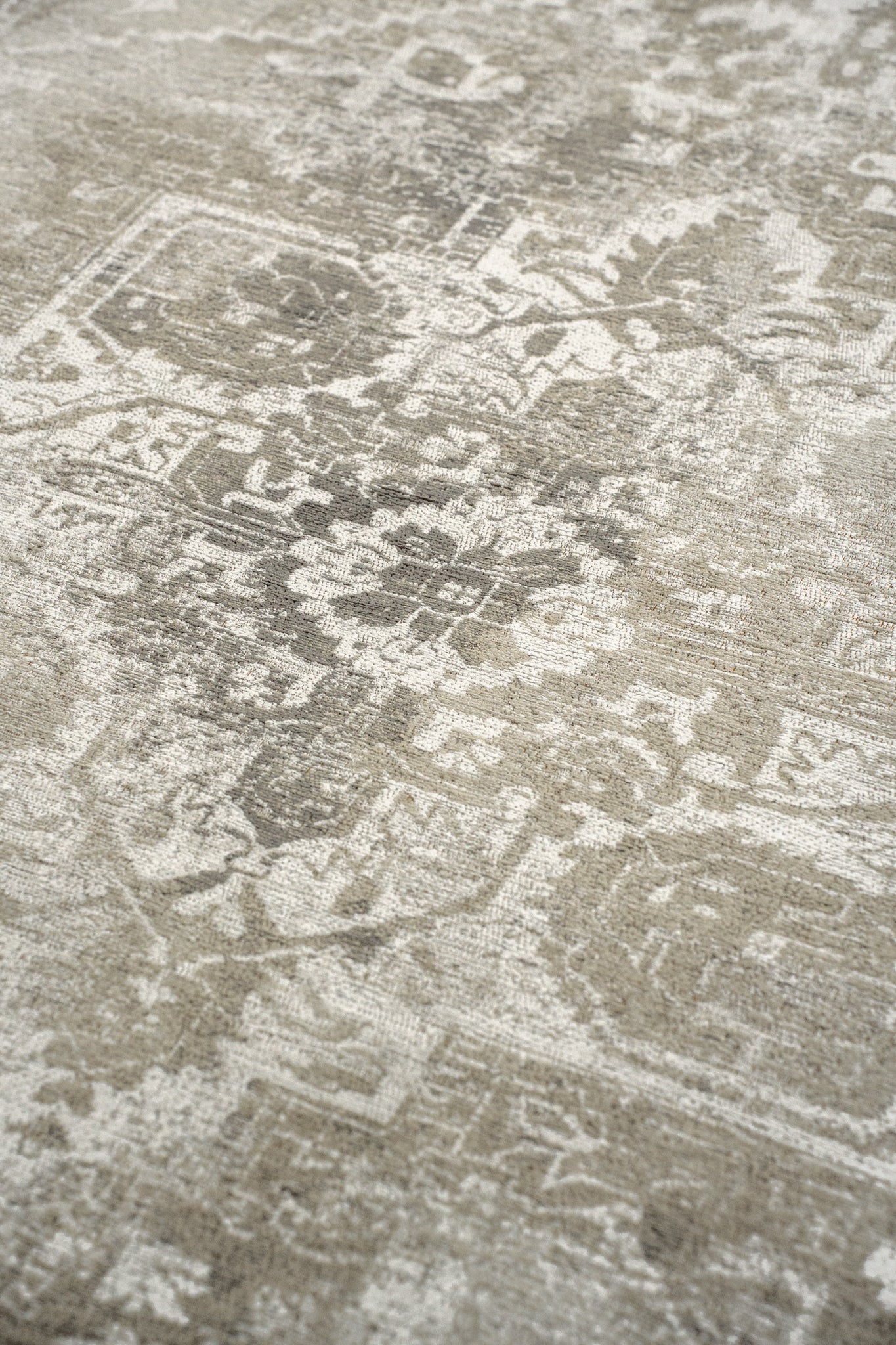 Antiquarian Suede Tabriz 9647