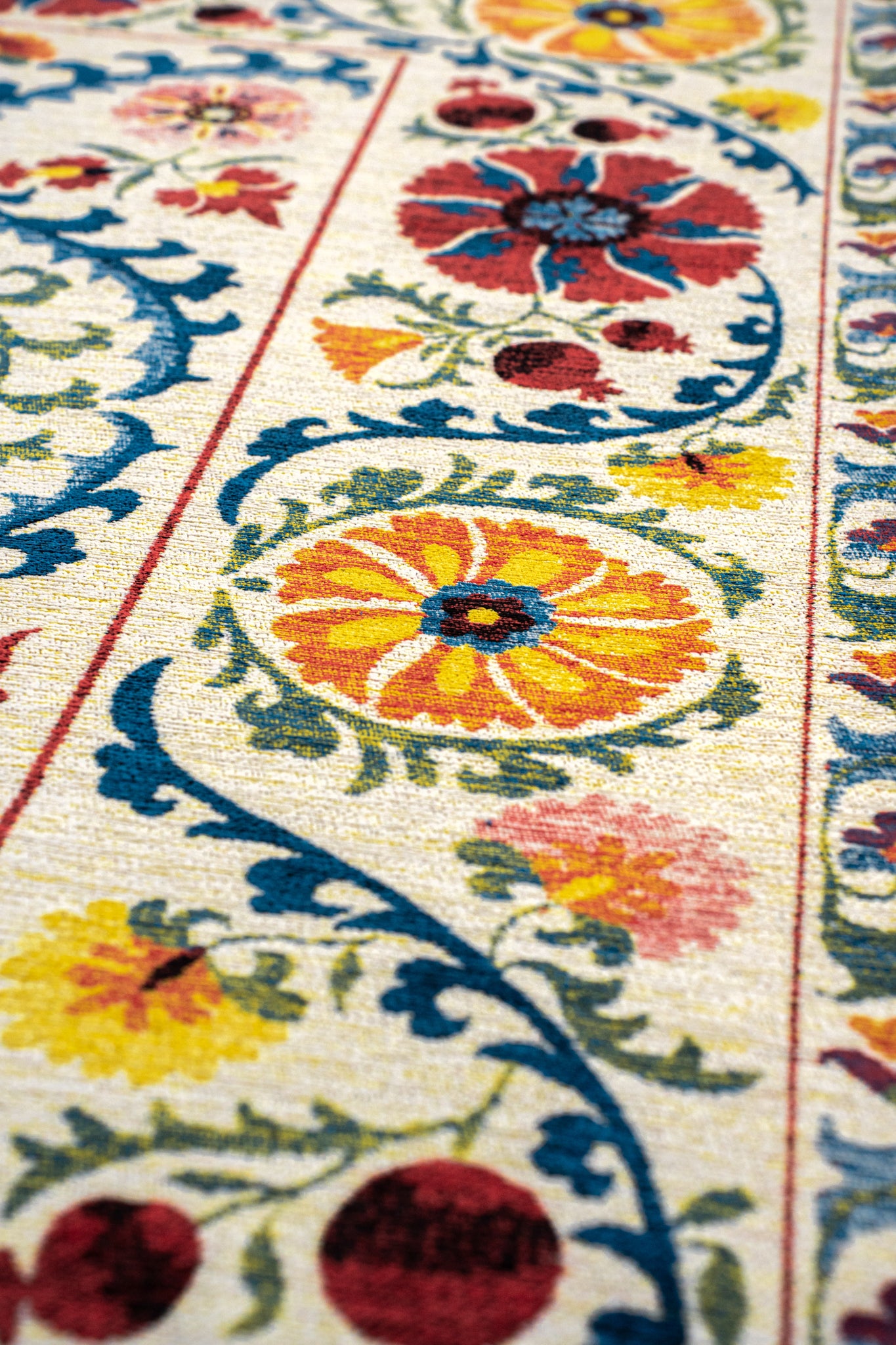 Antiquarian Origine Suzani 9728