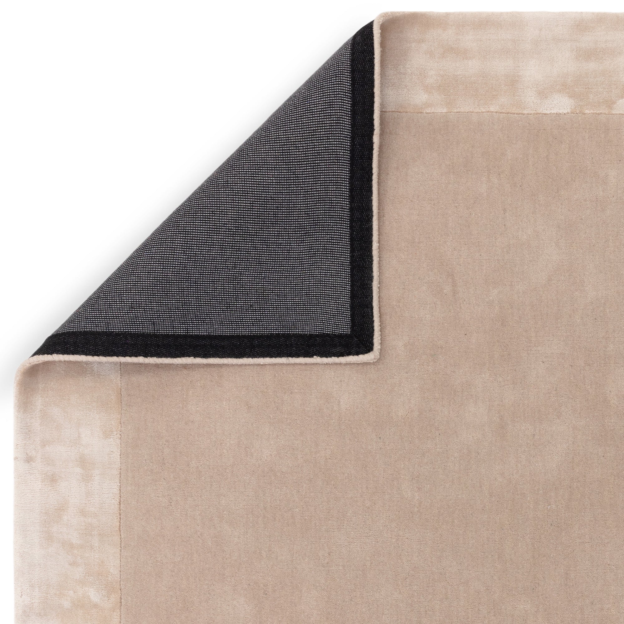 Beige wool and viscose rug with a border design