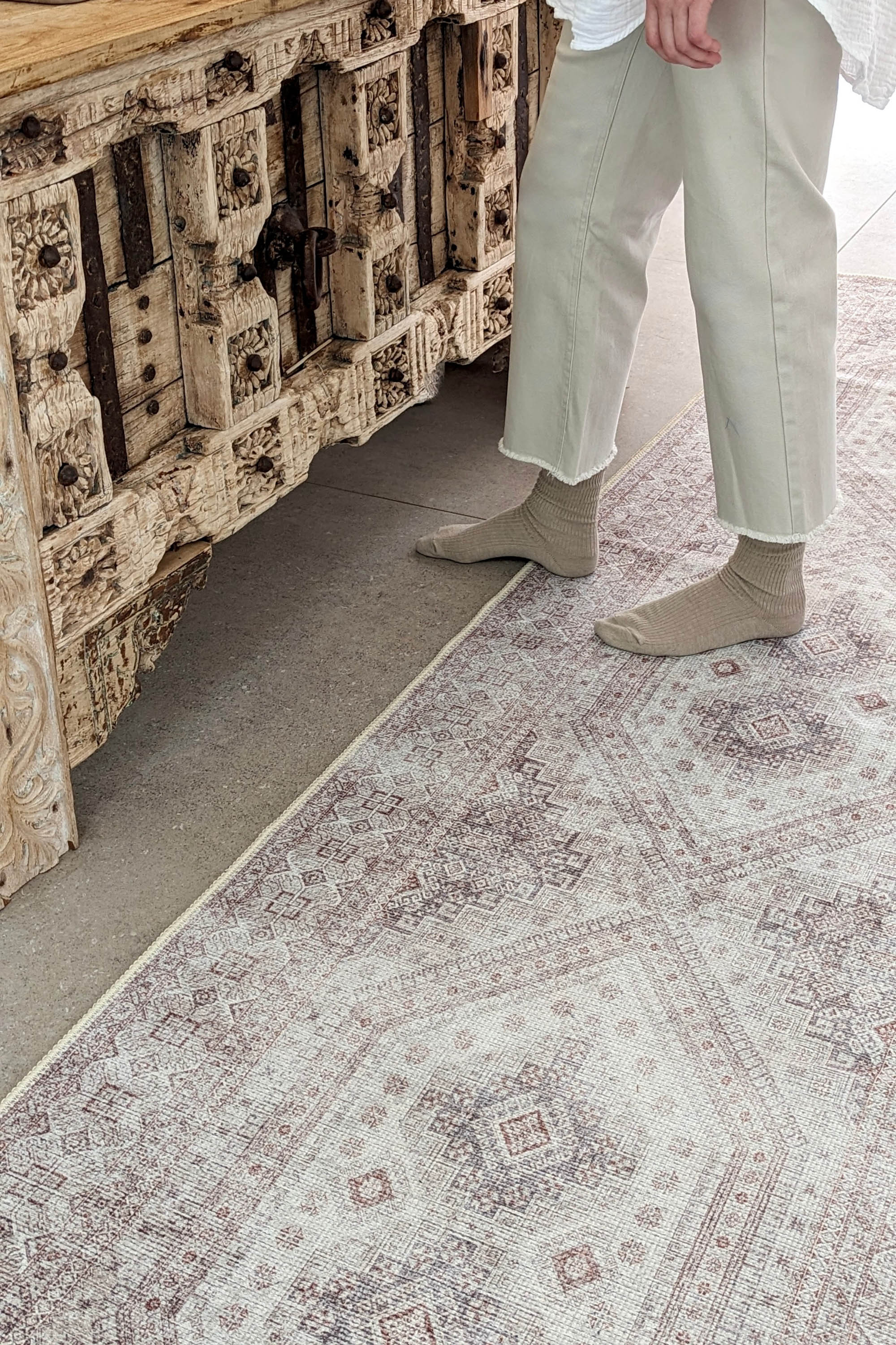 Grey bordered vintage style runner